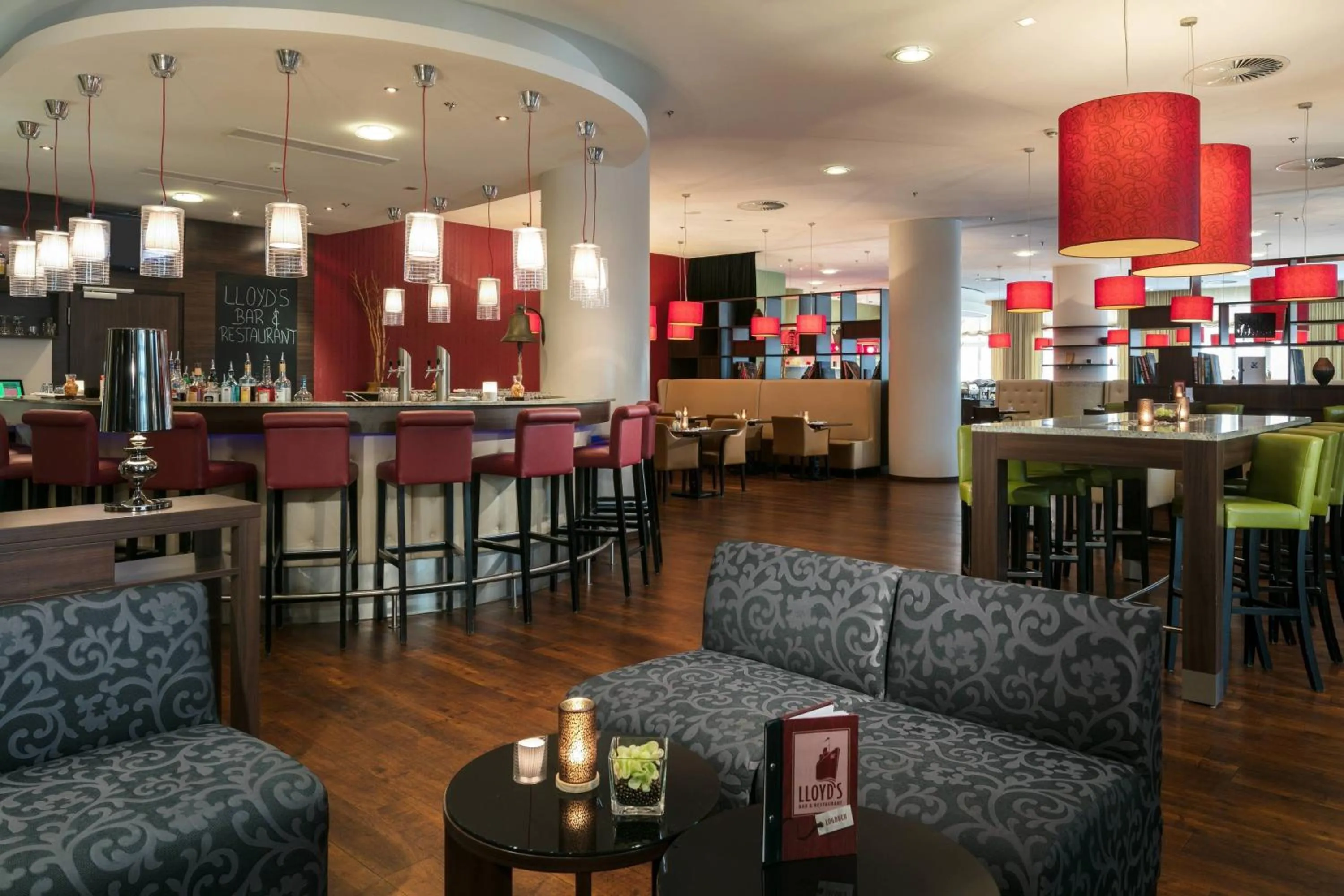 Lounge or bar in Courtyard by Marriott Bremen