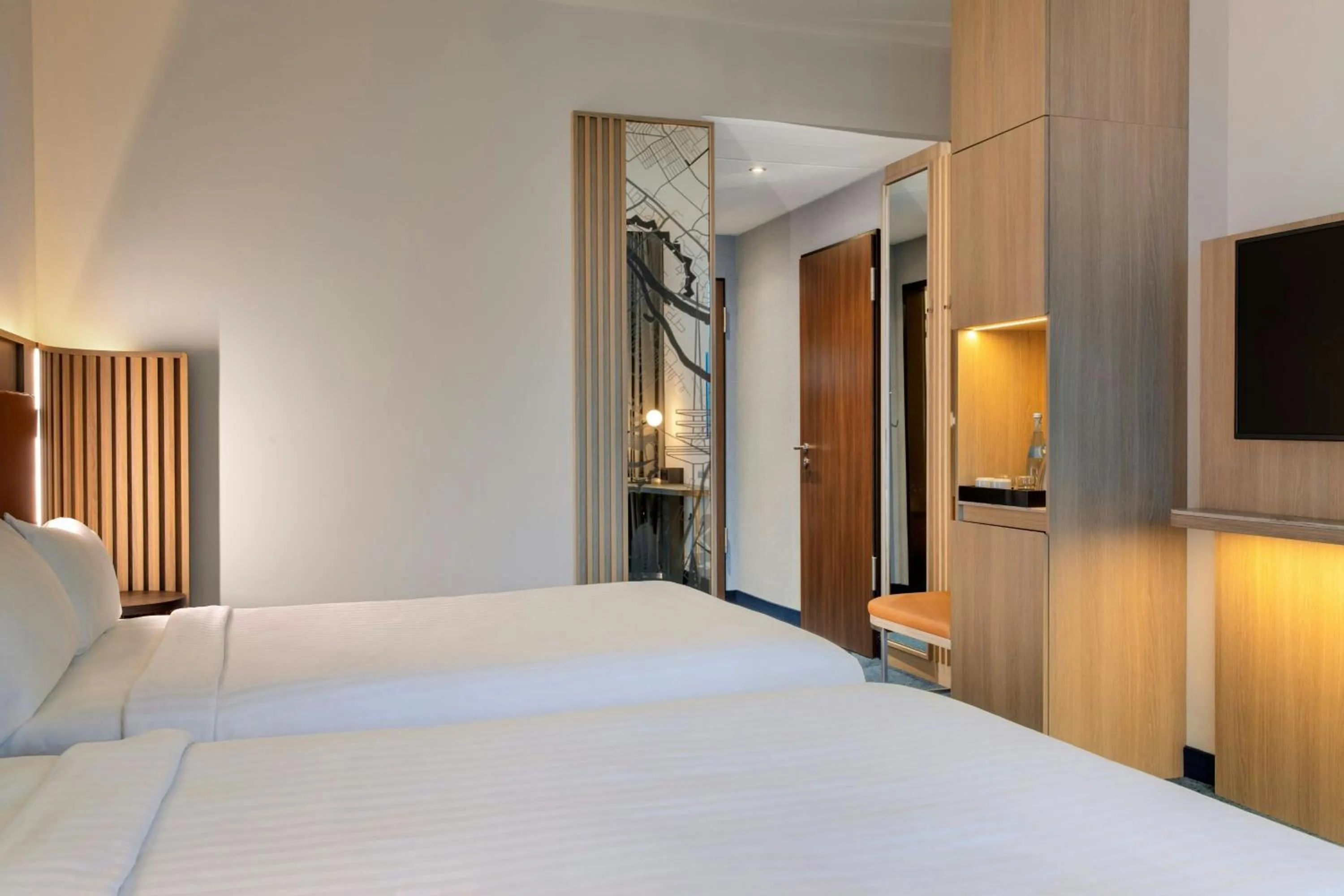 Photo of the whole room, Bed in Courtyard by Marriott Bremen