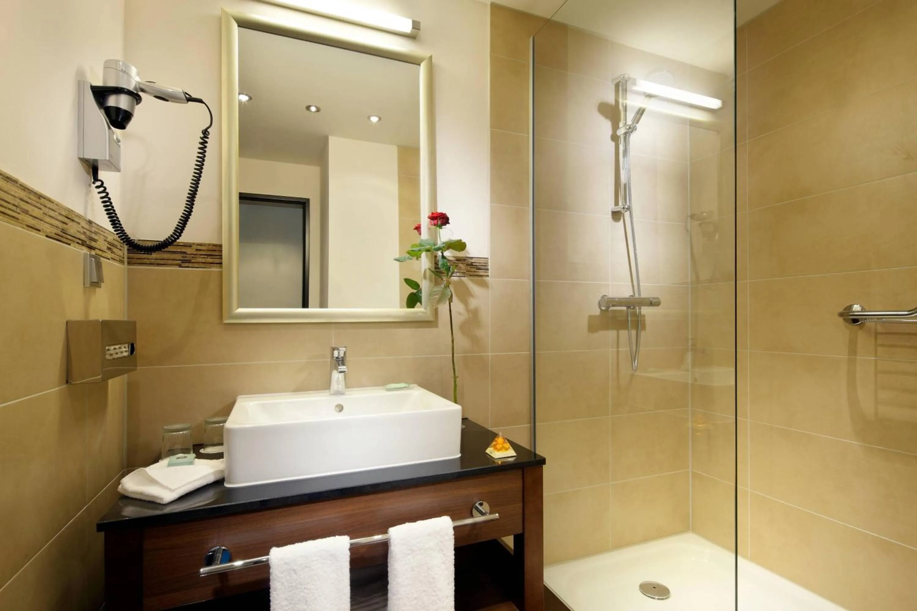 Bathroom in Courtyard by Marriott Bremen