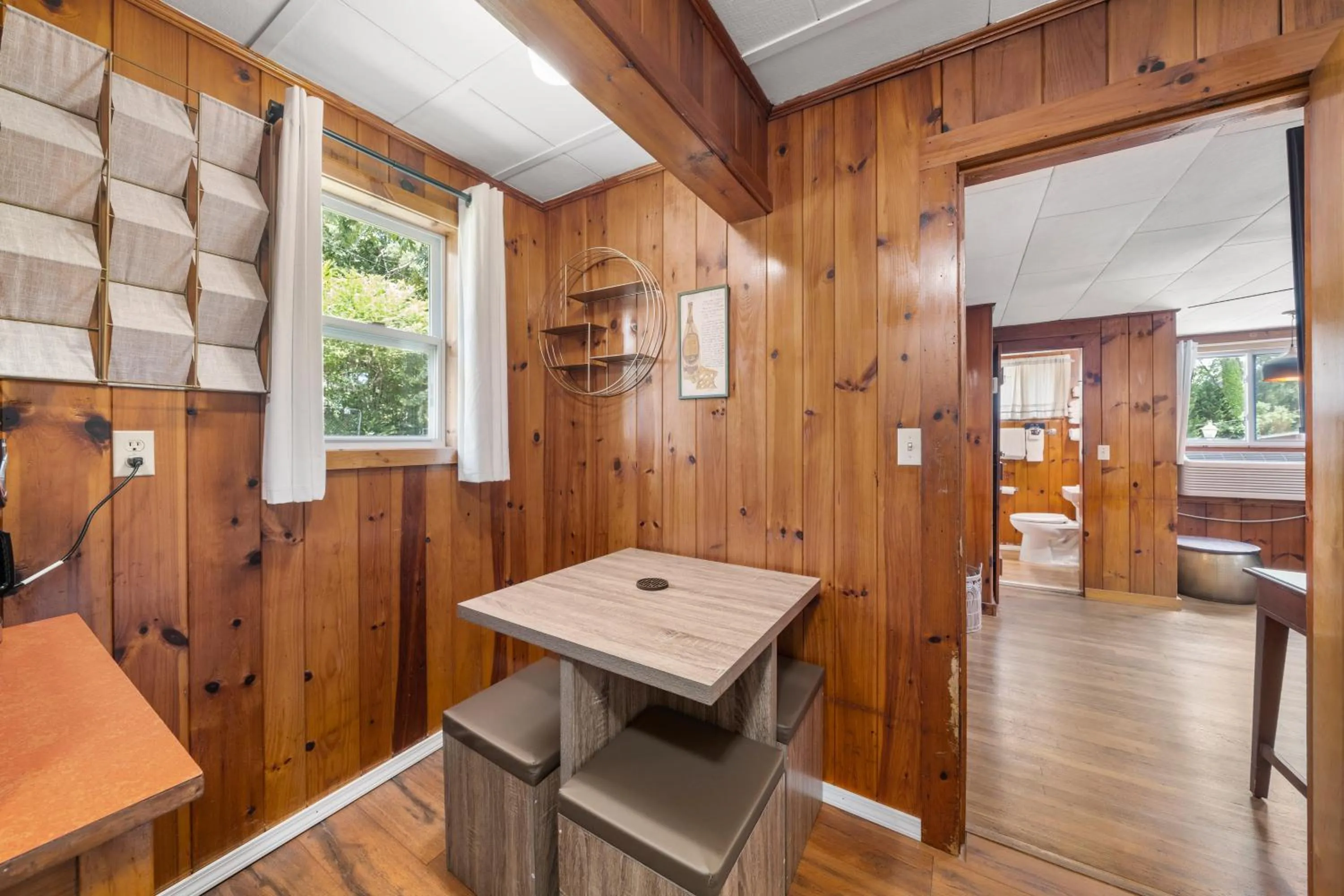 Dining area in CedarWood Inn