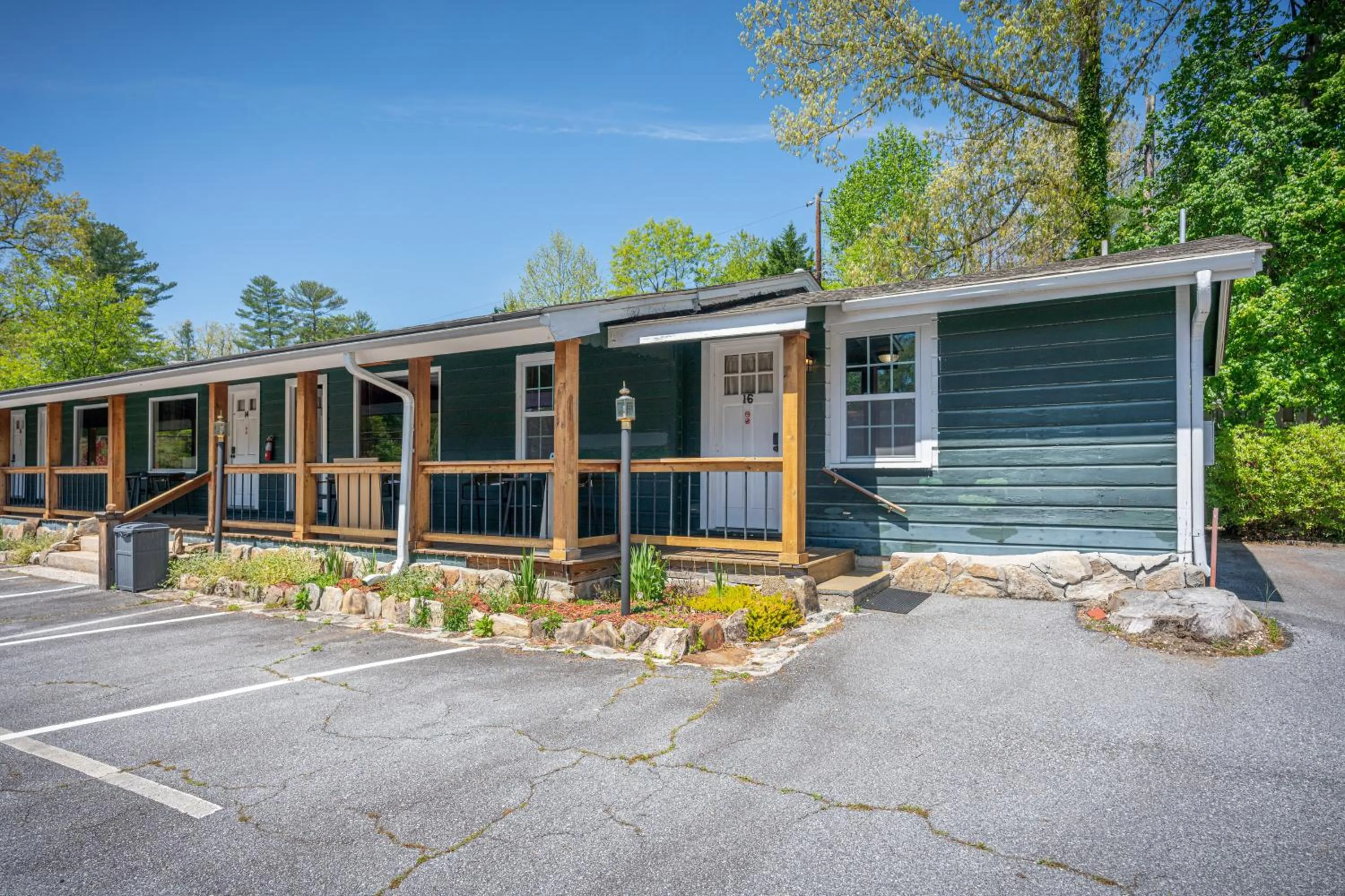 Patio in CedarWood Inn