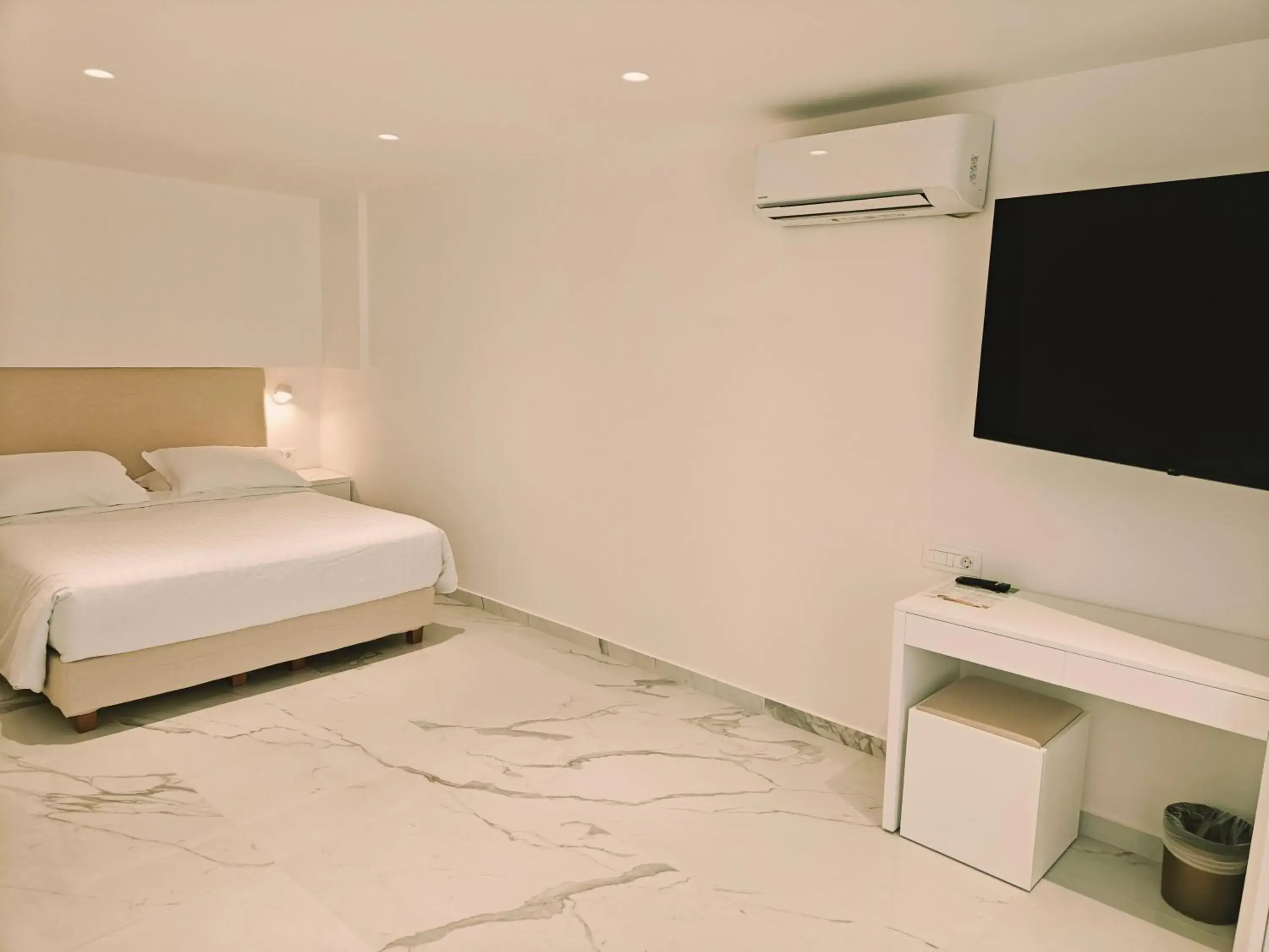 Triple Room with Garden View in Ibiscus Hotel Triple Room with Garden View in Ibiscus Hotel