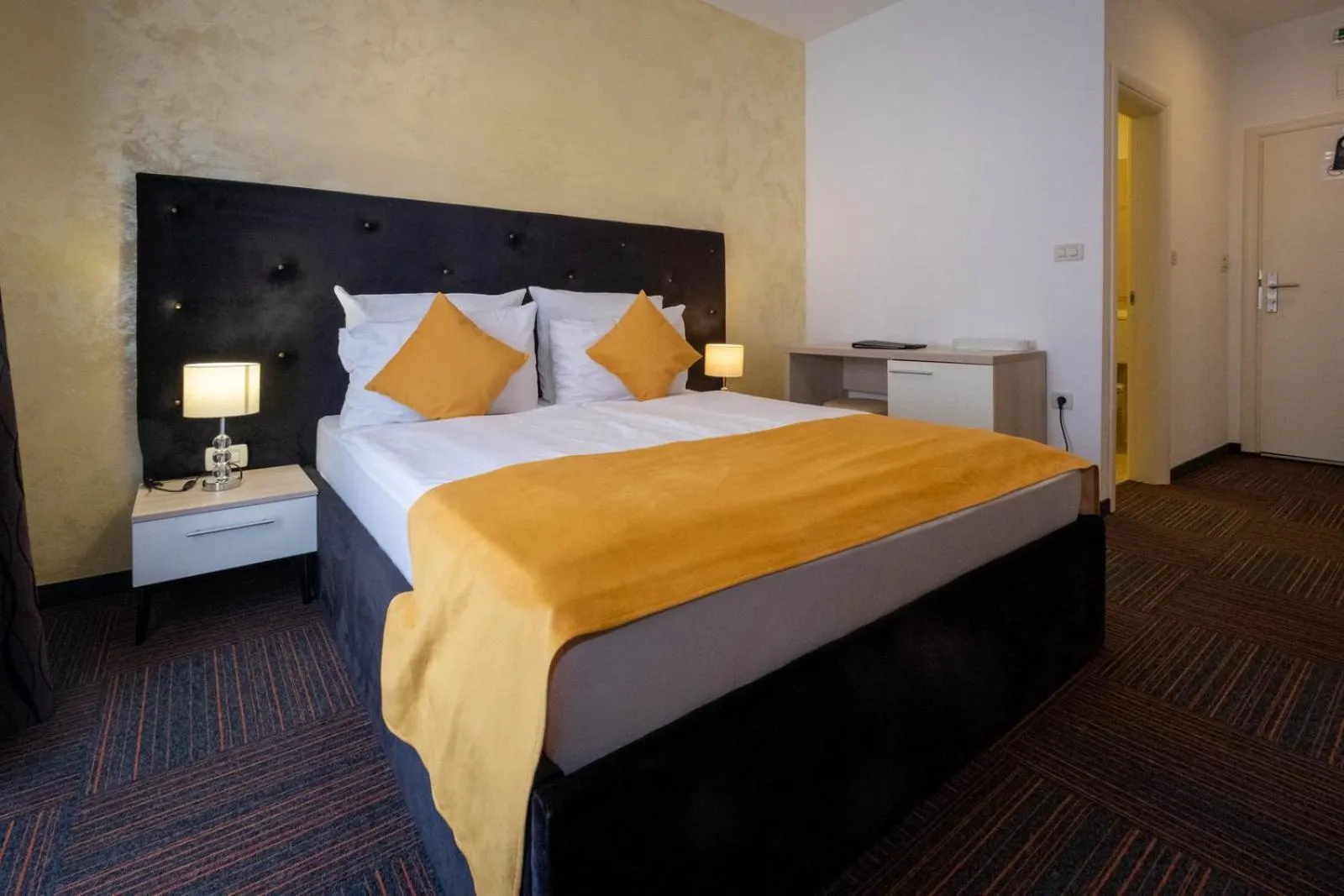 Bedroom, Bed in Hotel Bor