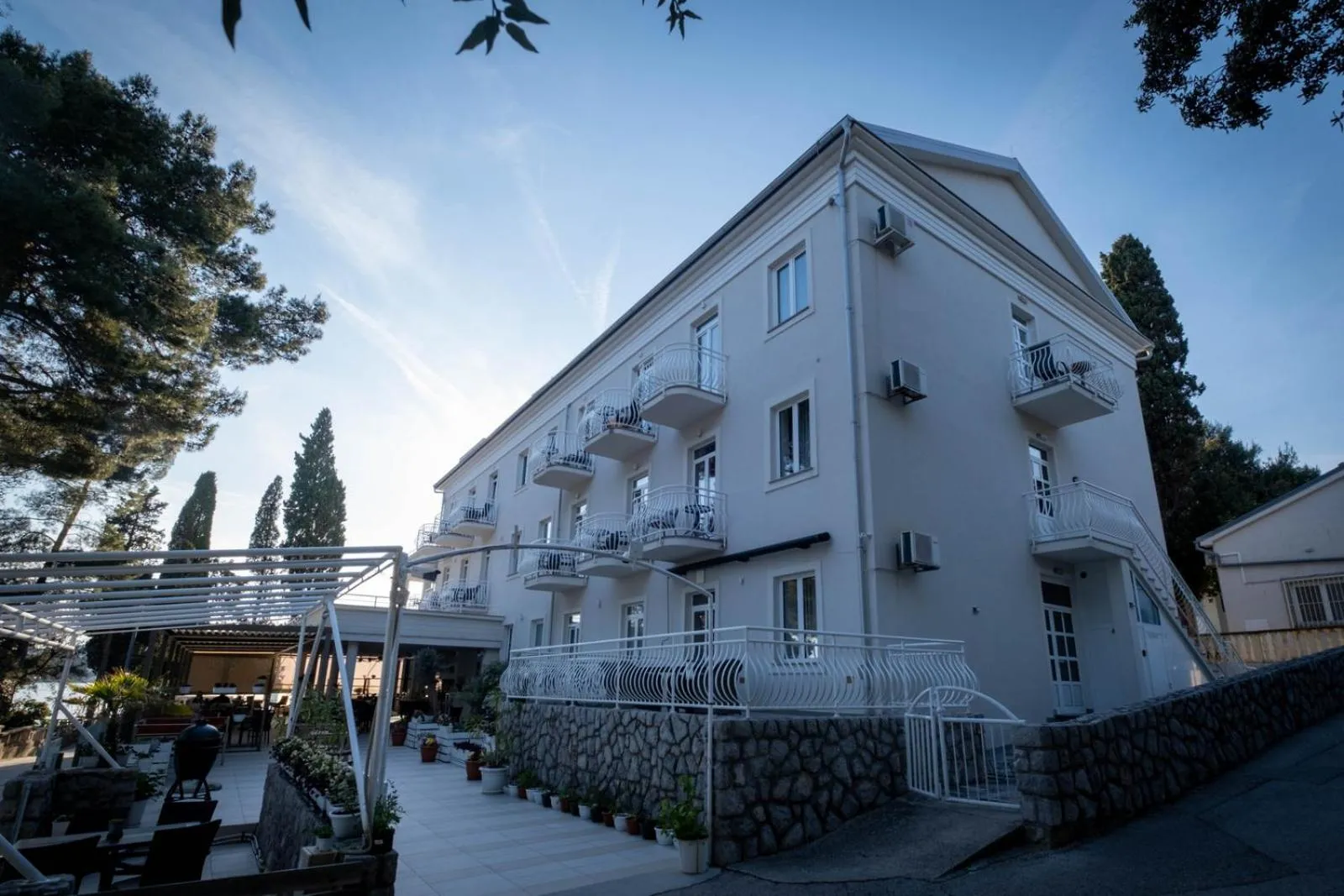 Property building in Hotel Bor