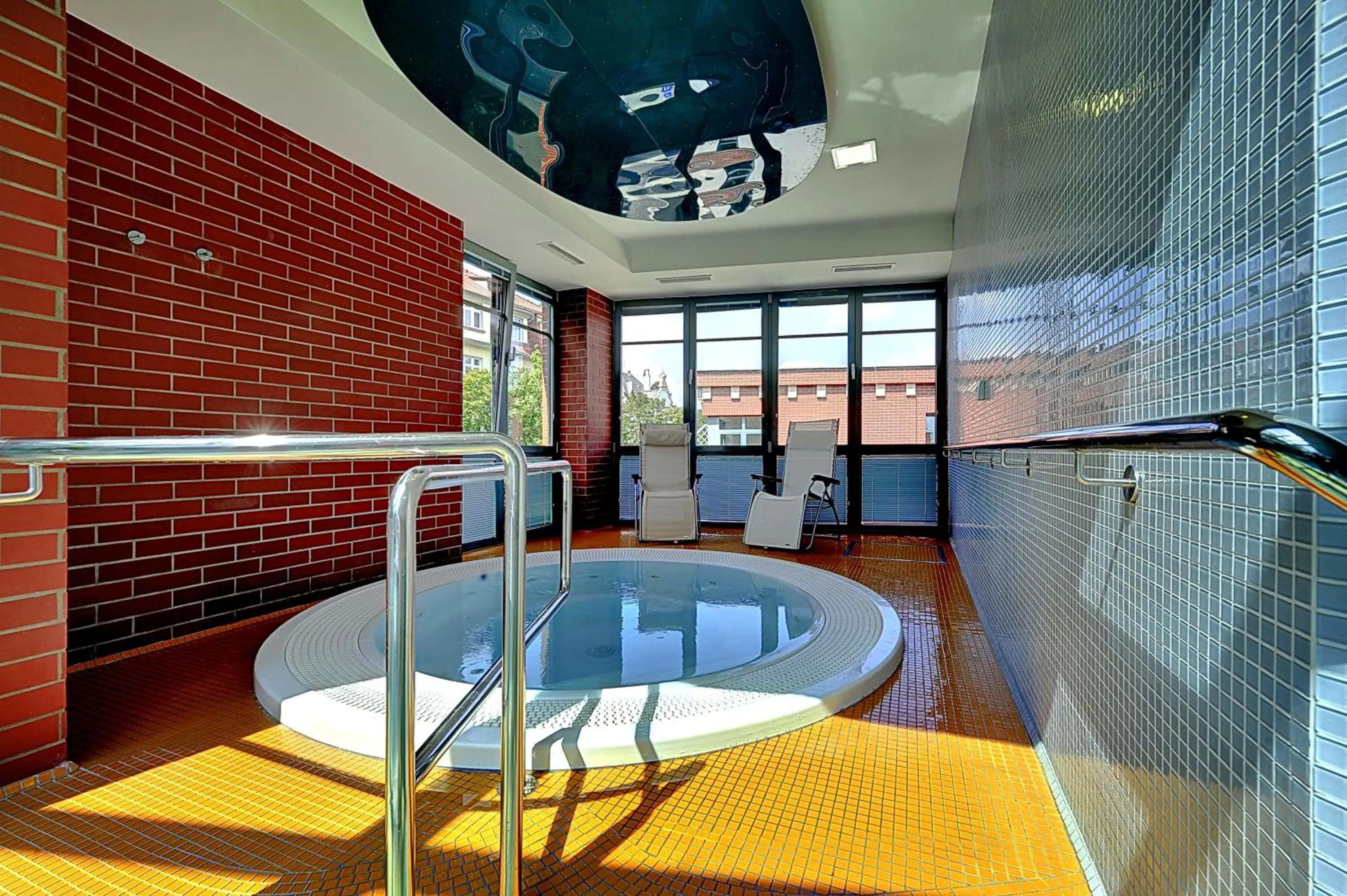 Hot Tub in St. Joseph Royal Regent