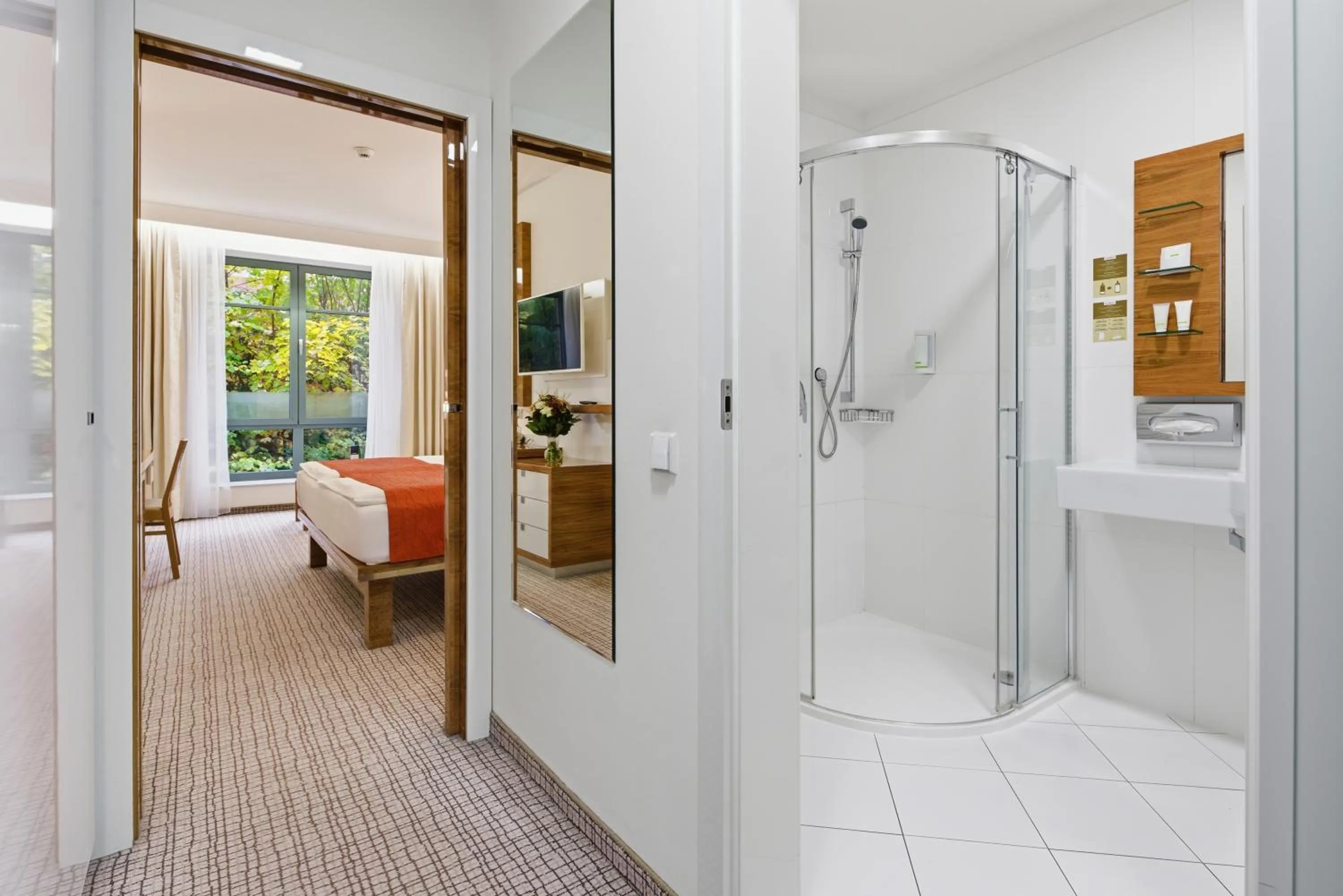 Photo of the whole room in St. Joseph Royal Regent