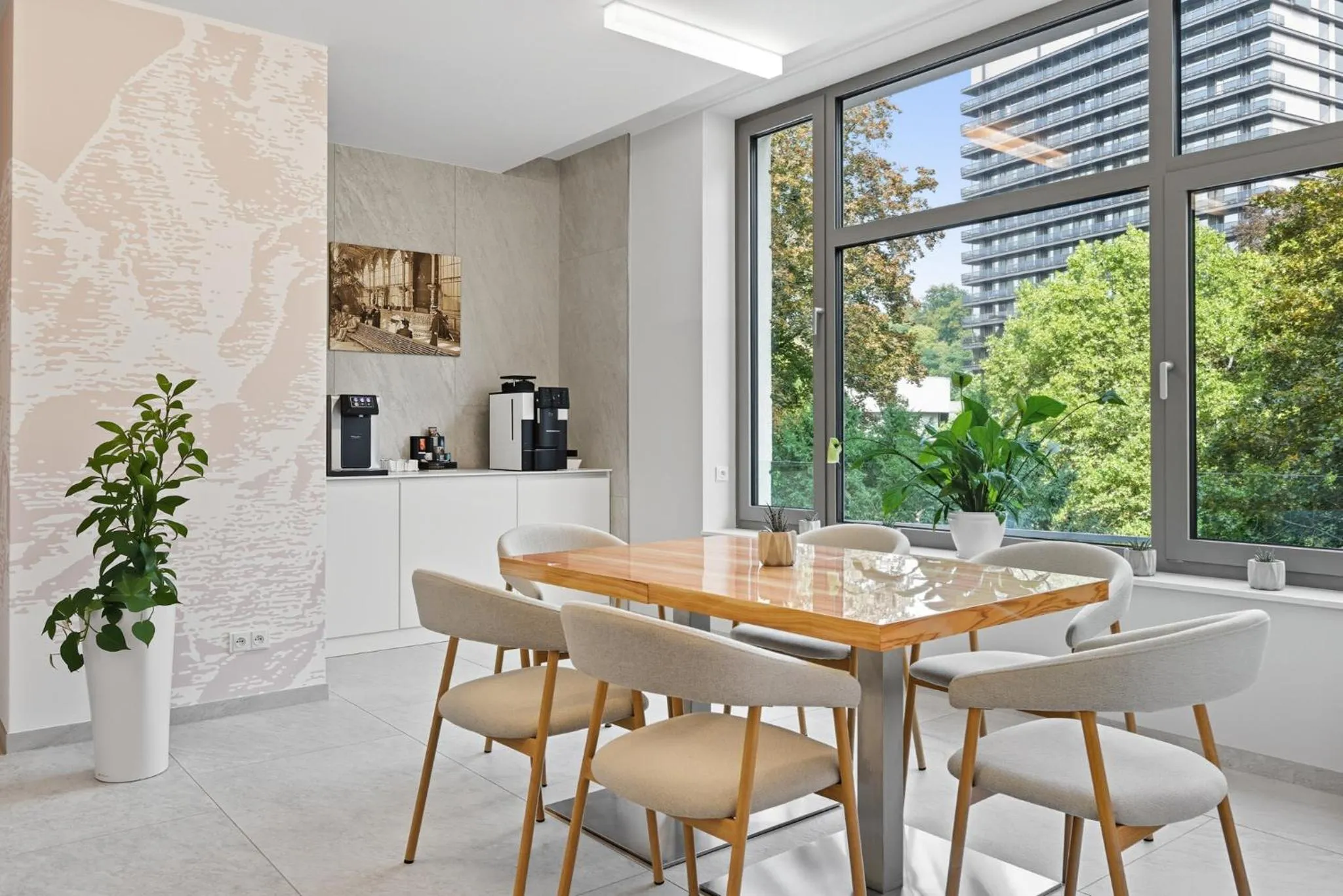 Communal lounge/ TV room in St. Joseph Royal Regent