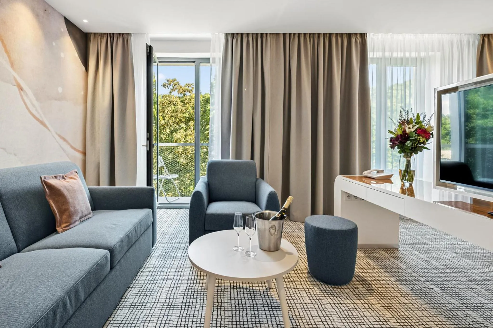 Seating area in St. Joseph Royal Regent