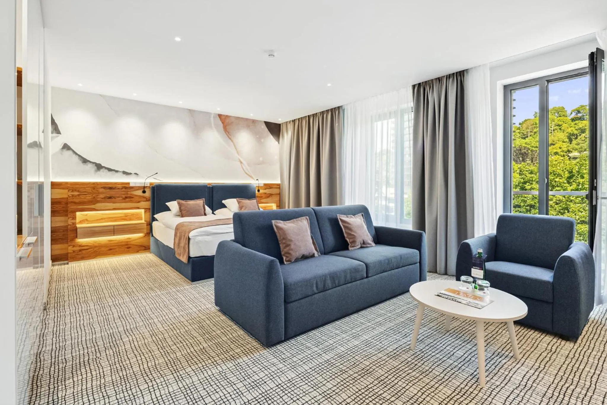 Photo of the whole room in St. Joseph Royal Regent