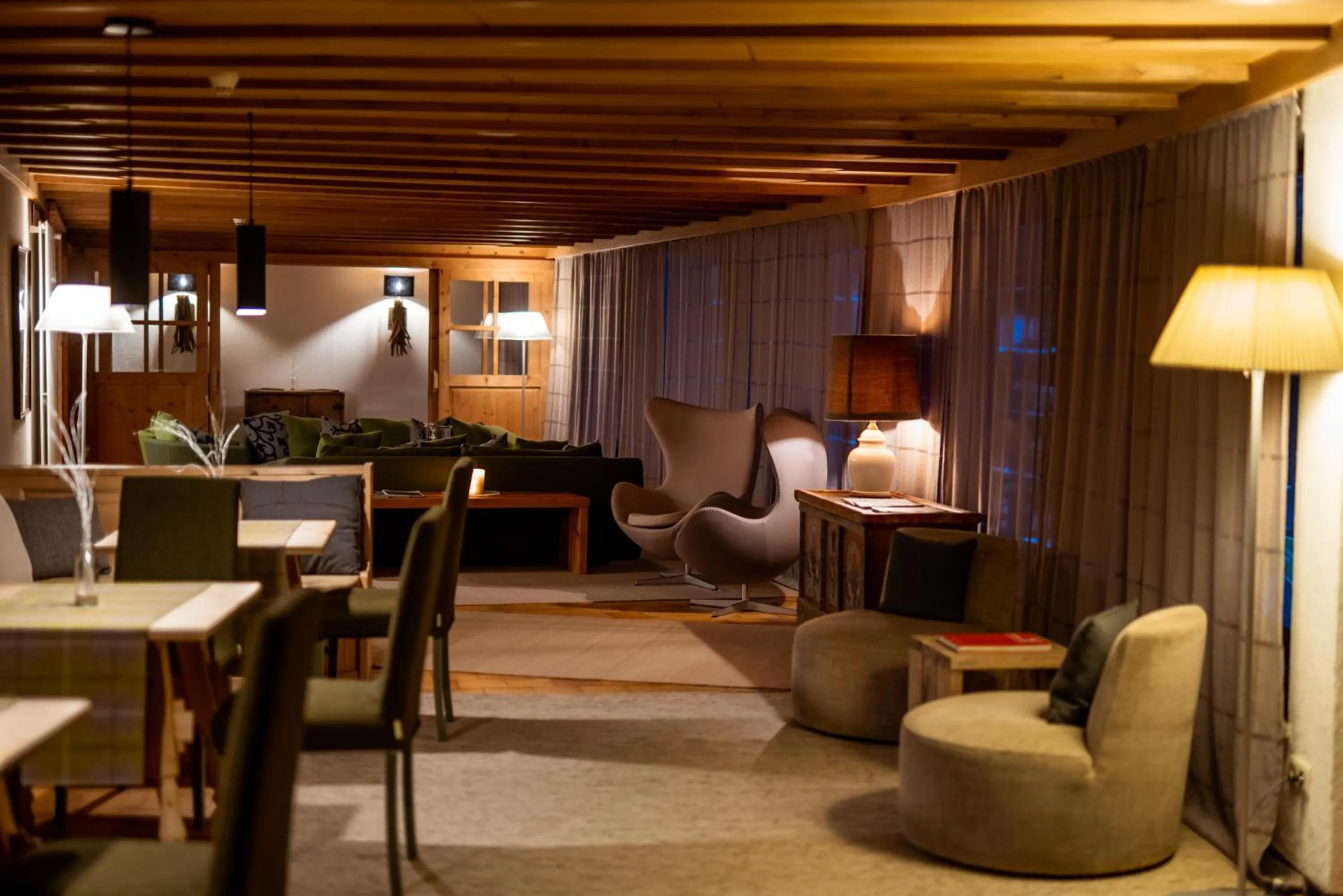 Communal lounge/ TV room in Sporthotel Teresa