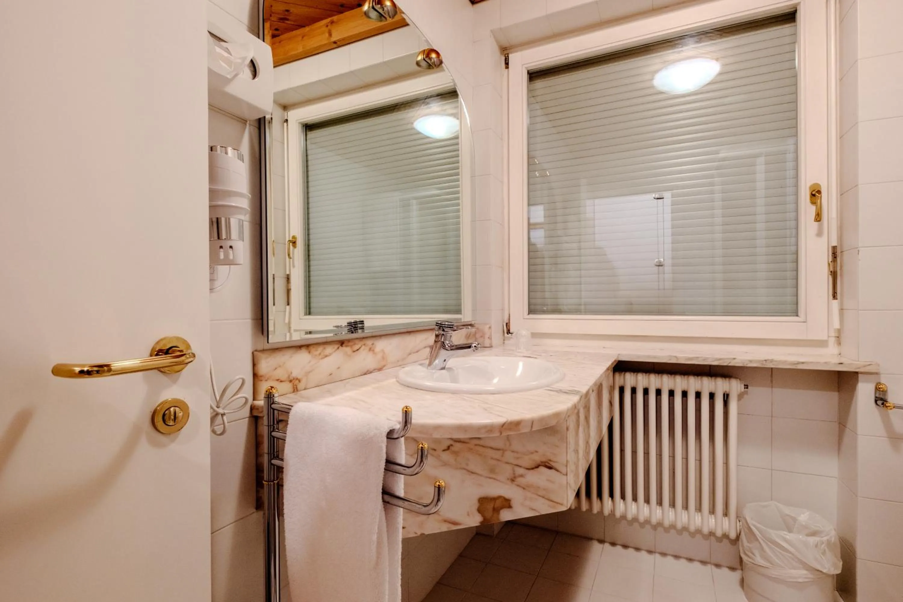 Bathroom in Sporthotel Teresa