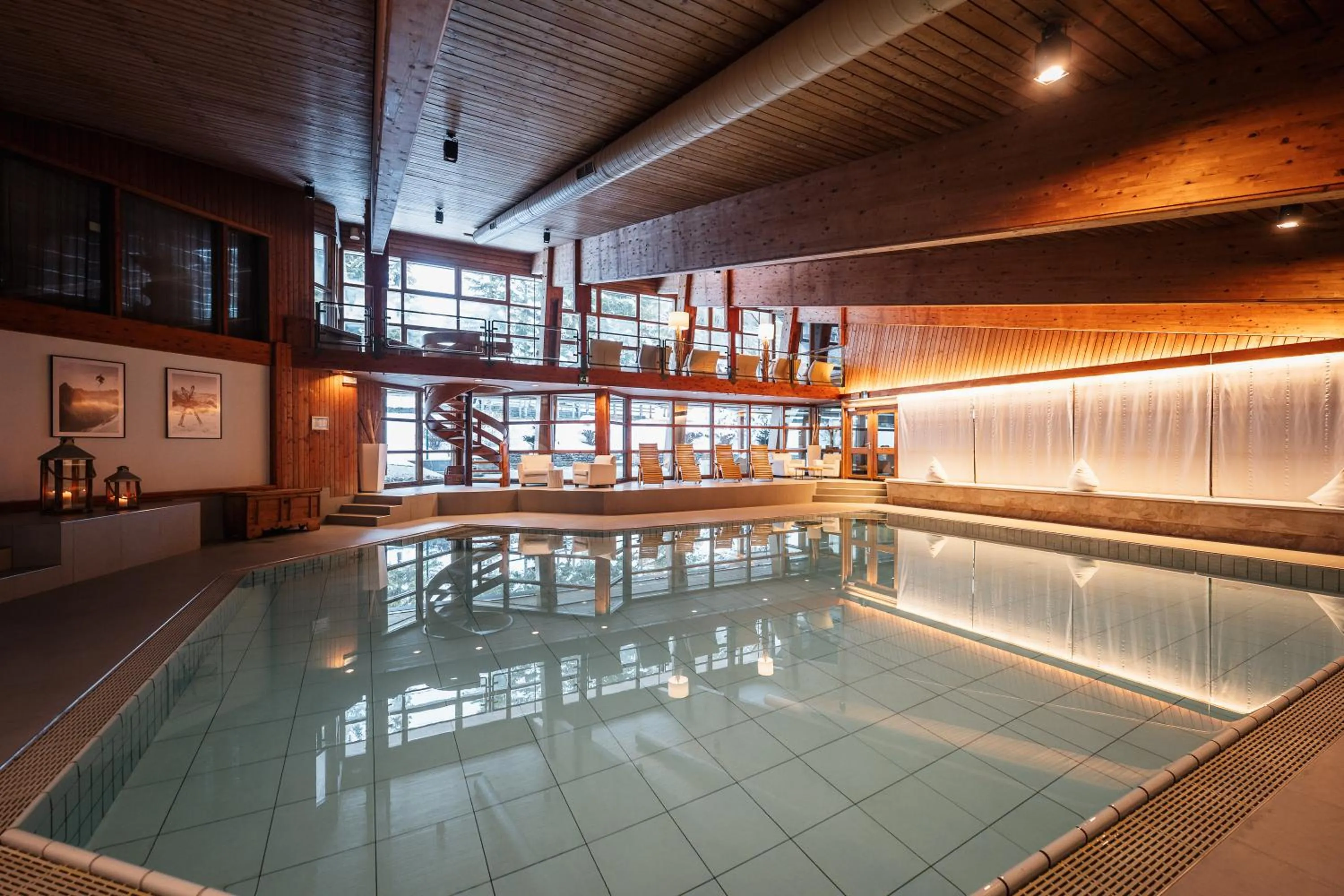 Swimming pool in Sporthotel Teresa