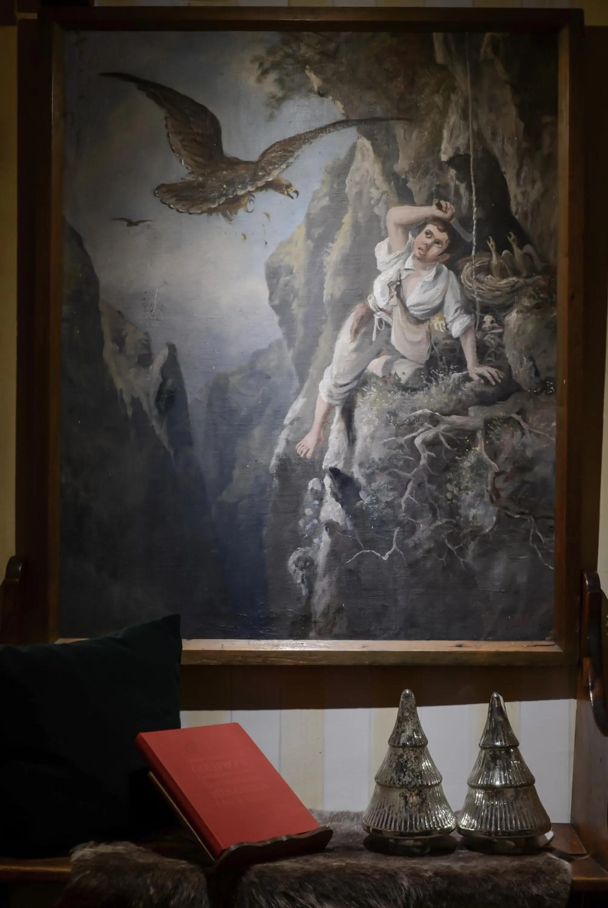 Communal lounge/ TV room in Hôtel Bella Tola & SPA