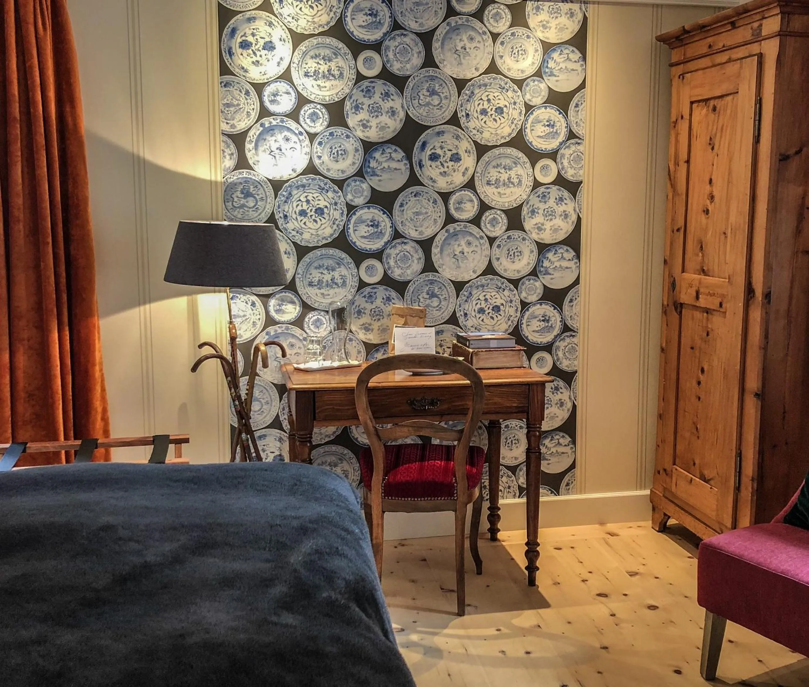 Photo of the whole room, Bed in Hôtel Bella Tola & SPA