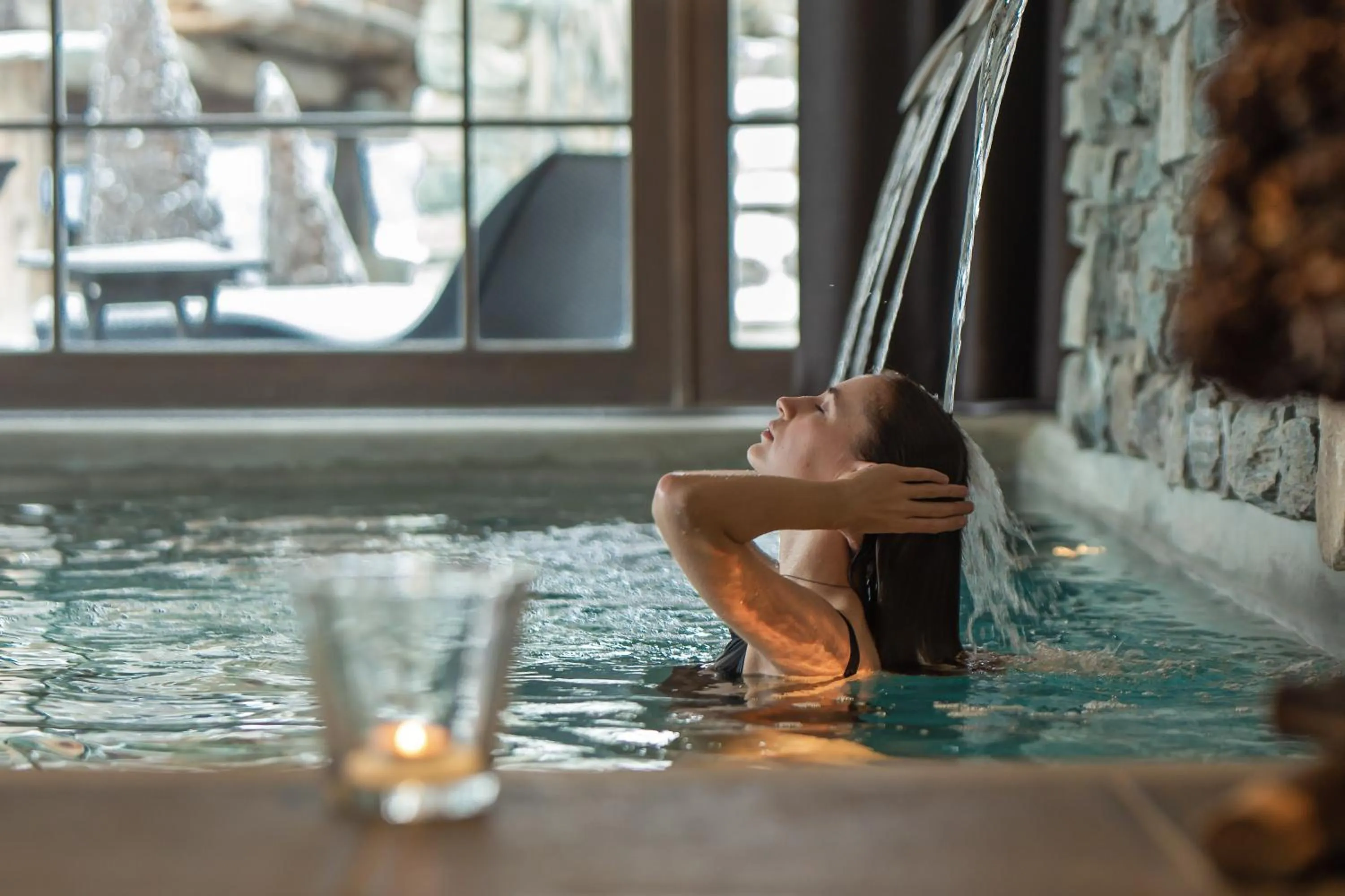Swimming pool in Hôtel Bella Tola & SPA