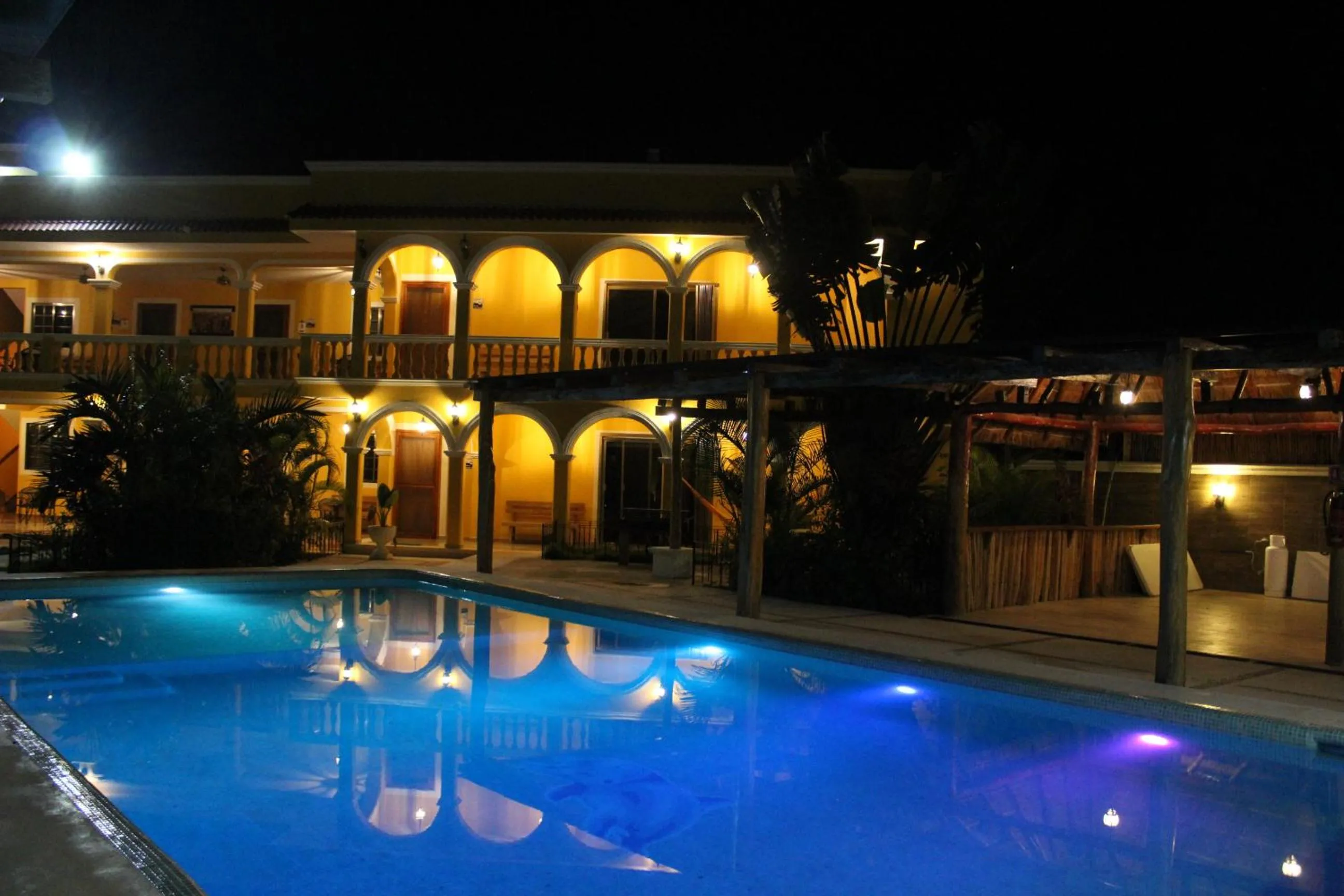 Swimming pool in Hotel Scarlette