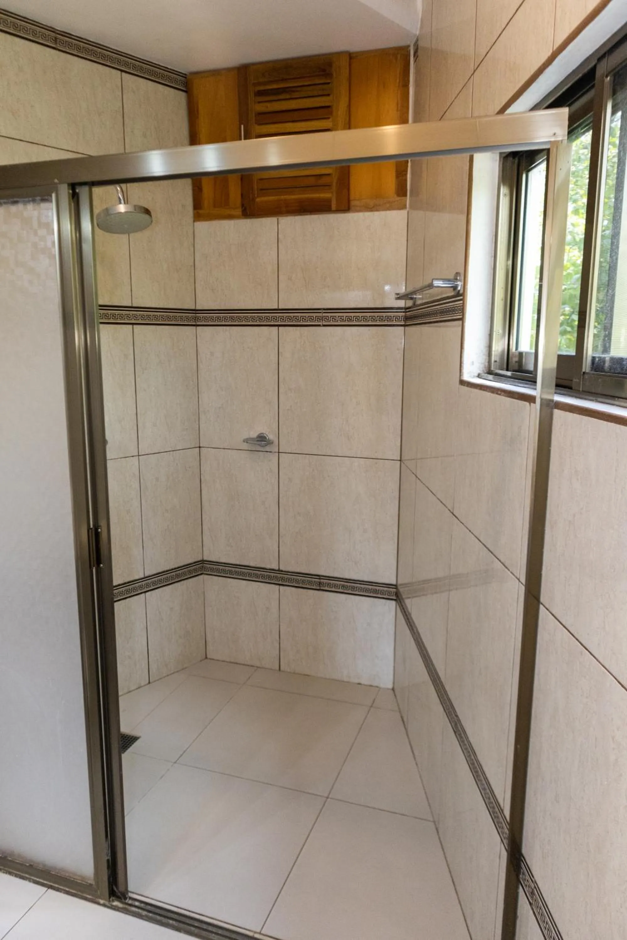 Shower in Hotel Scarlette