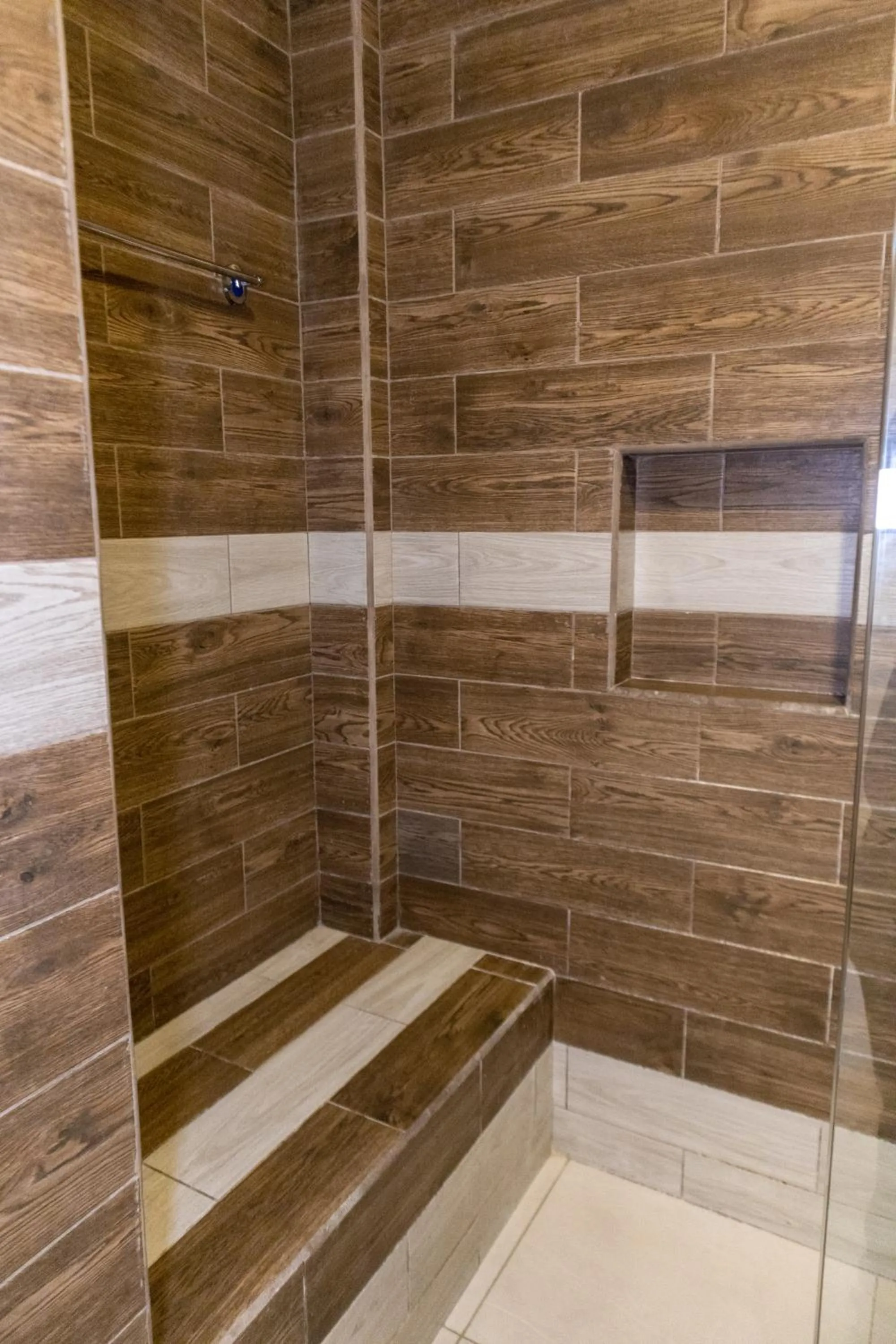 Shower in Hotel Scarlette