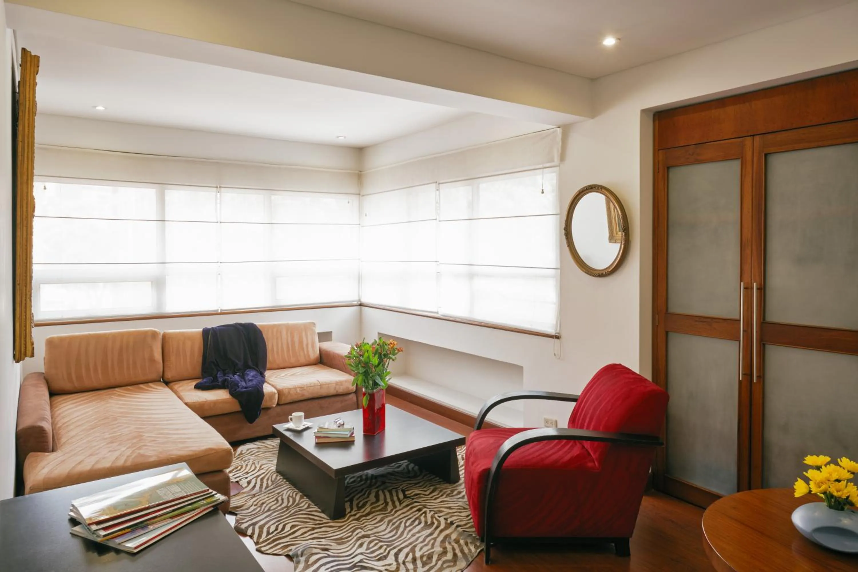 Seating area in Hotel Retiro 84 by MIJ