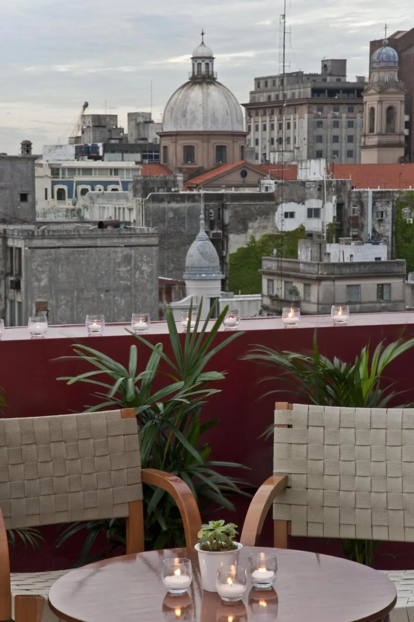 Property building in NH Montevideo Columbia Property building in NH Montevideo Columbia