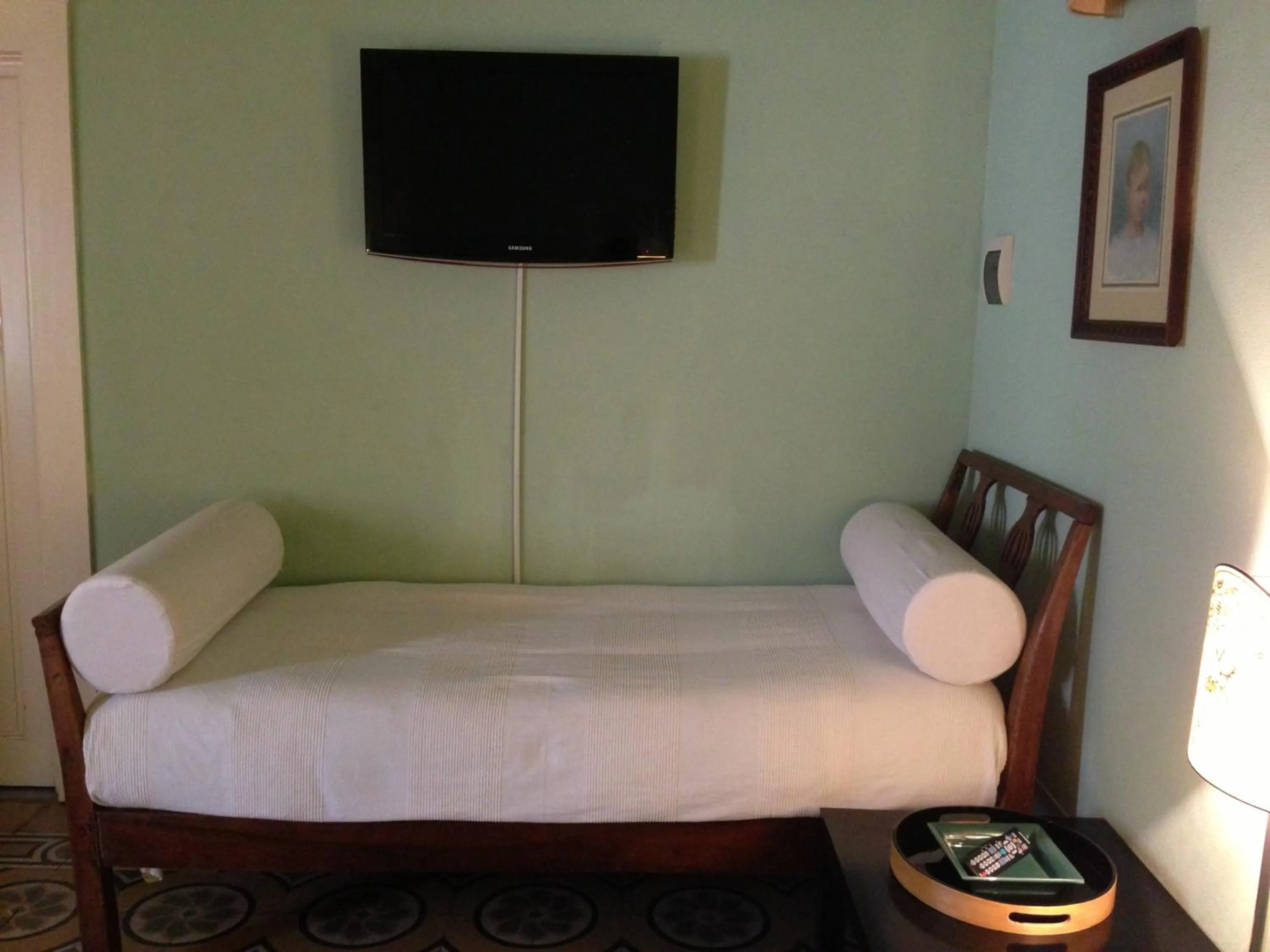 Decorative detail, Bed in Alberghino B&B