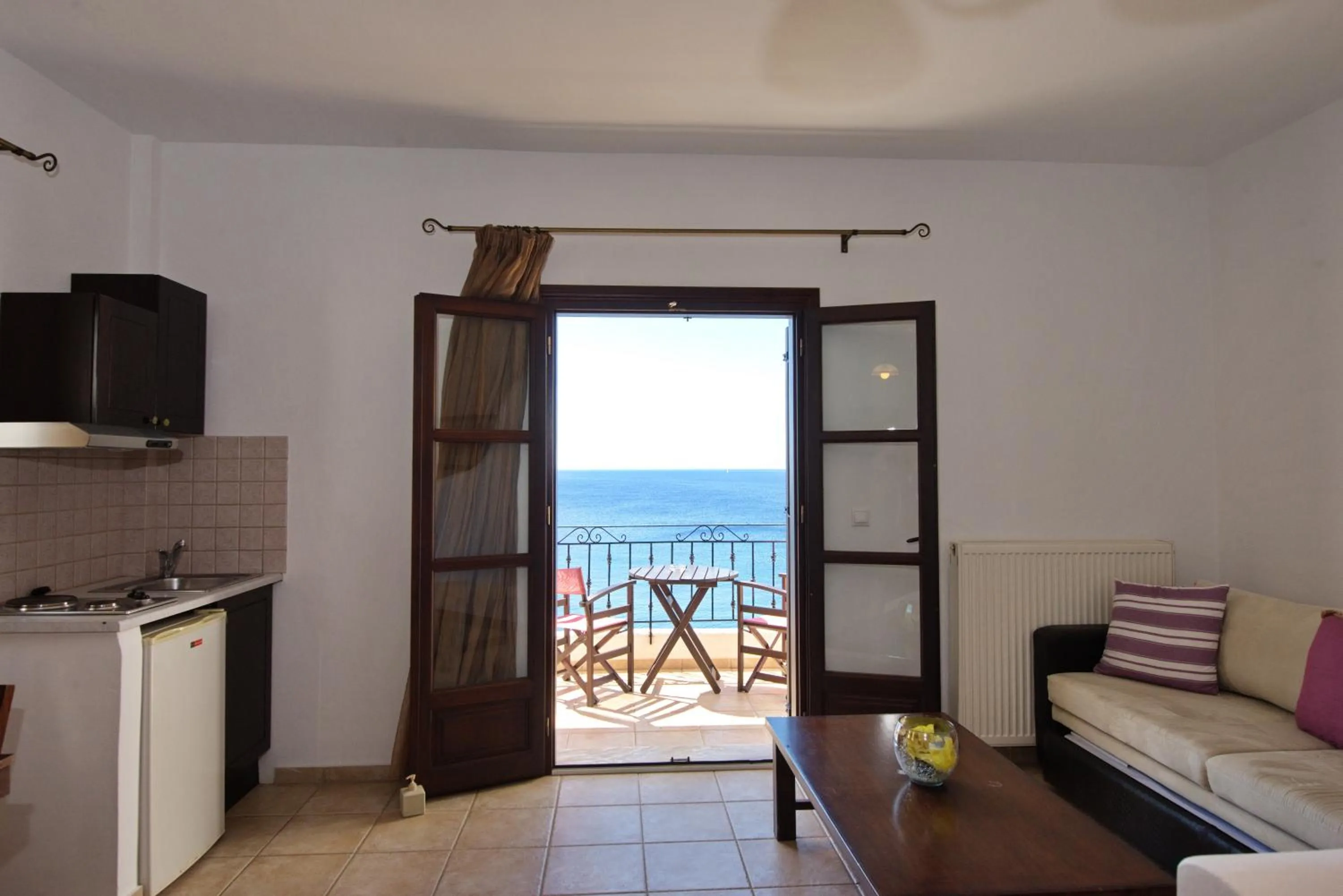 Kitchen or kitchenette in Yalis Hotel