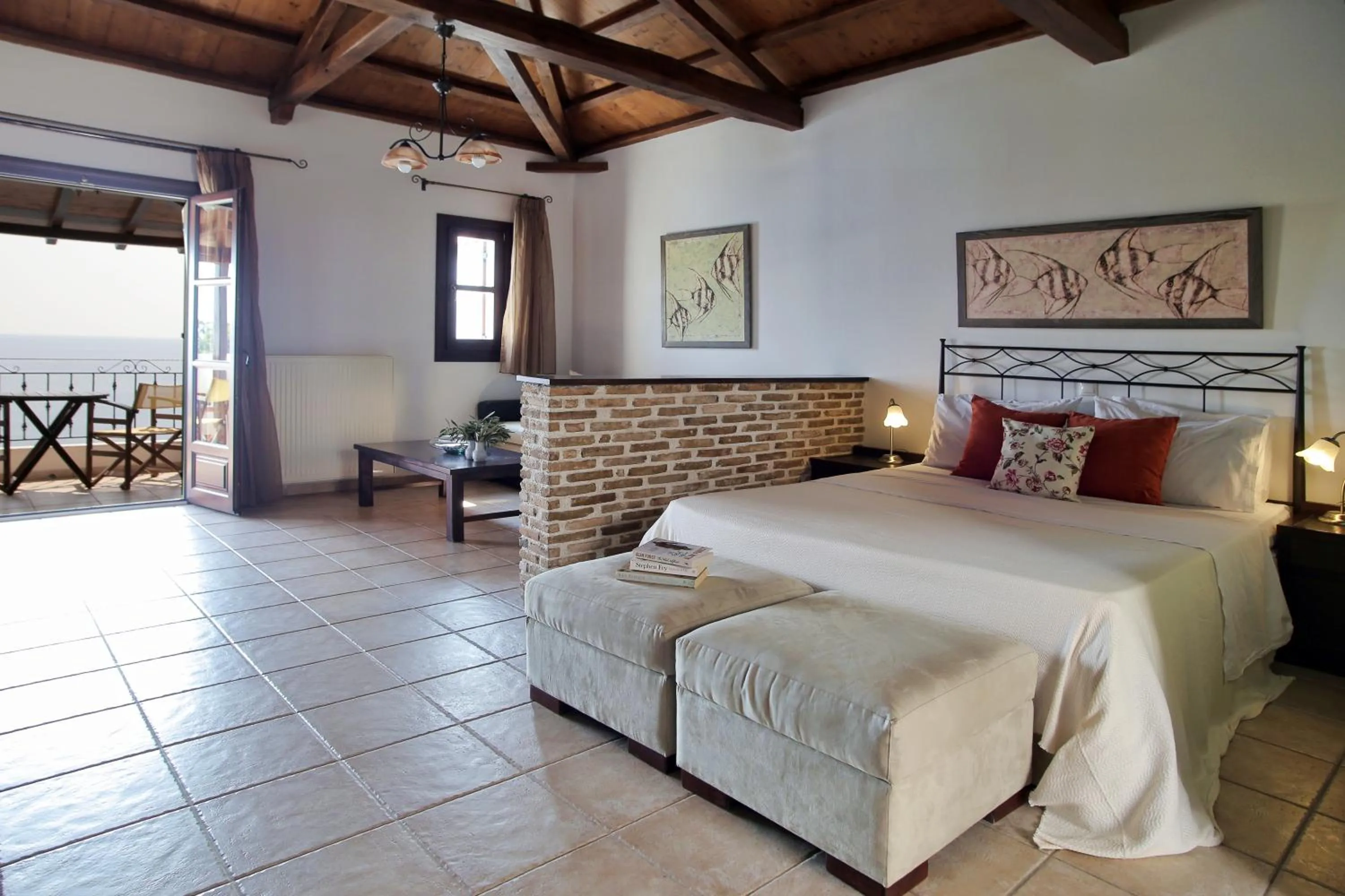 Balcony/Terrace, Bed in Yalis Hotel