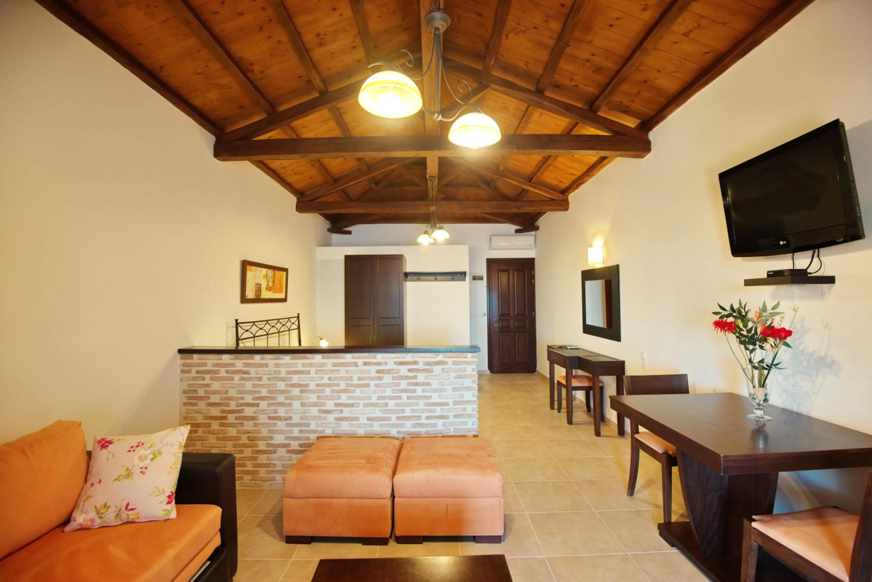 Photo of the whole room in Yalis Hotel