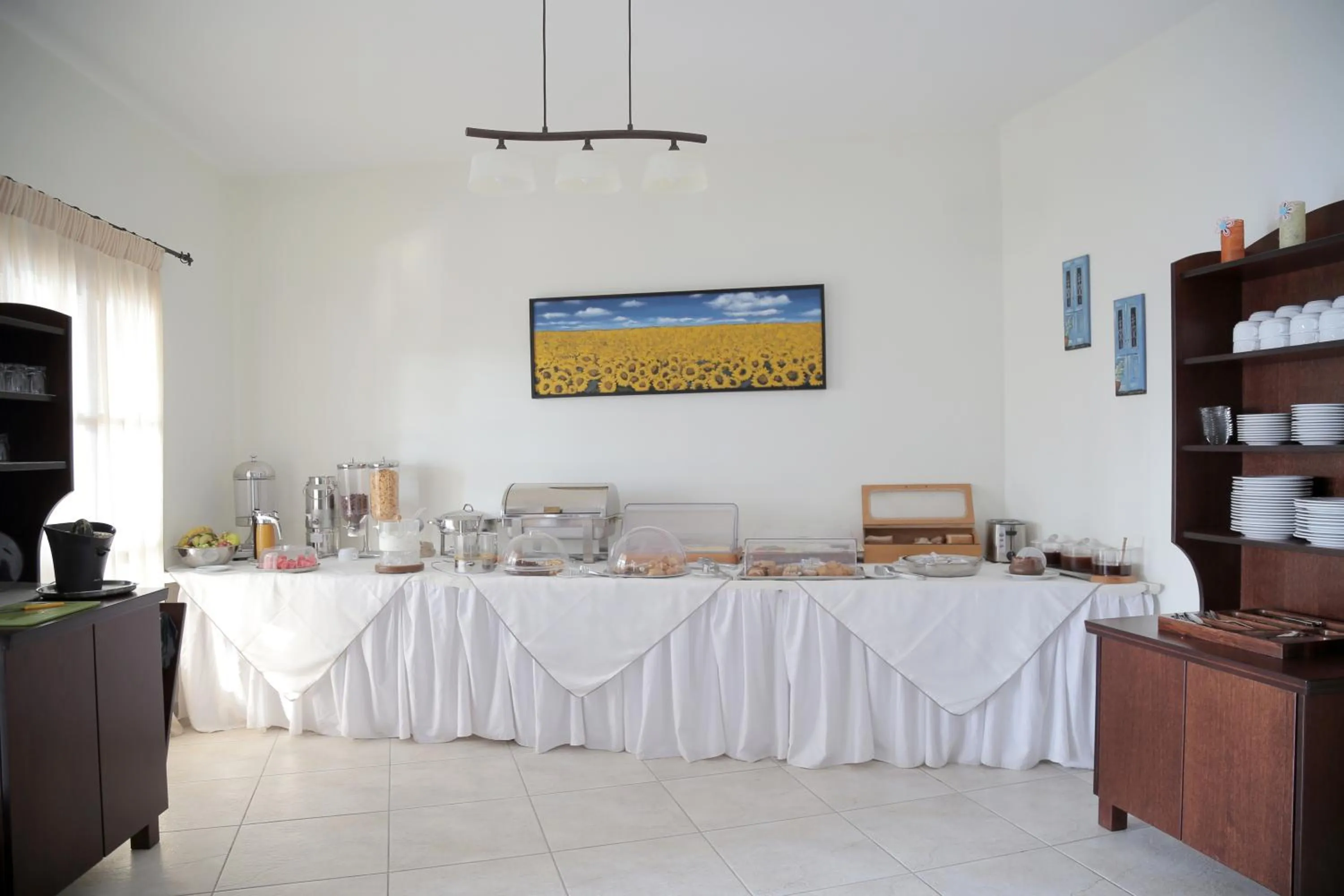 Restaurant/places to eat in Yalis Hotel