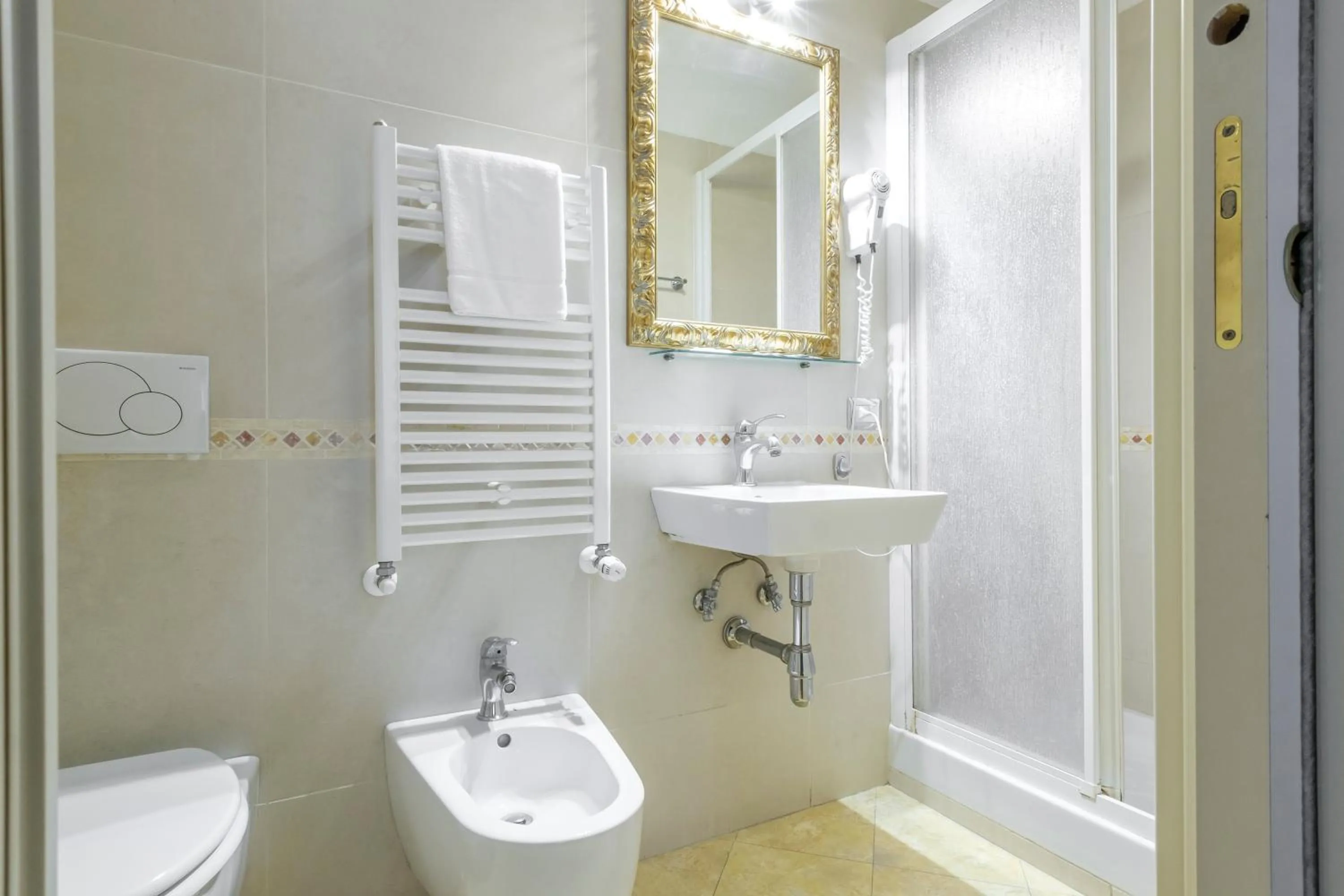 Toilet in DCBoutiqueHotel