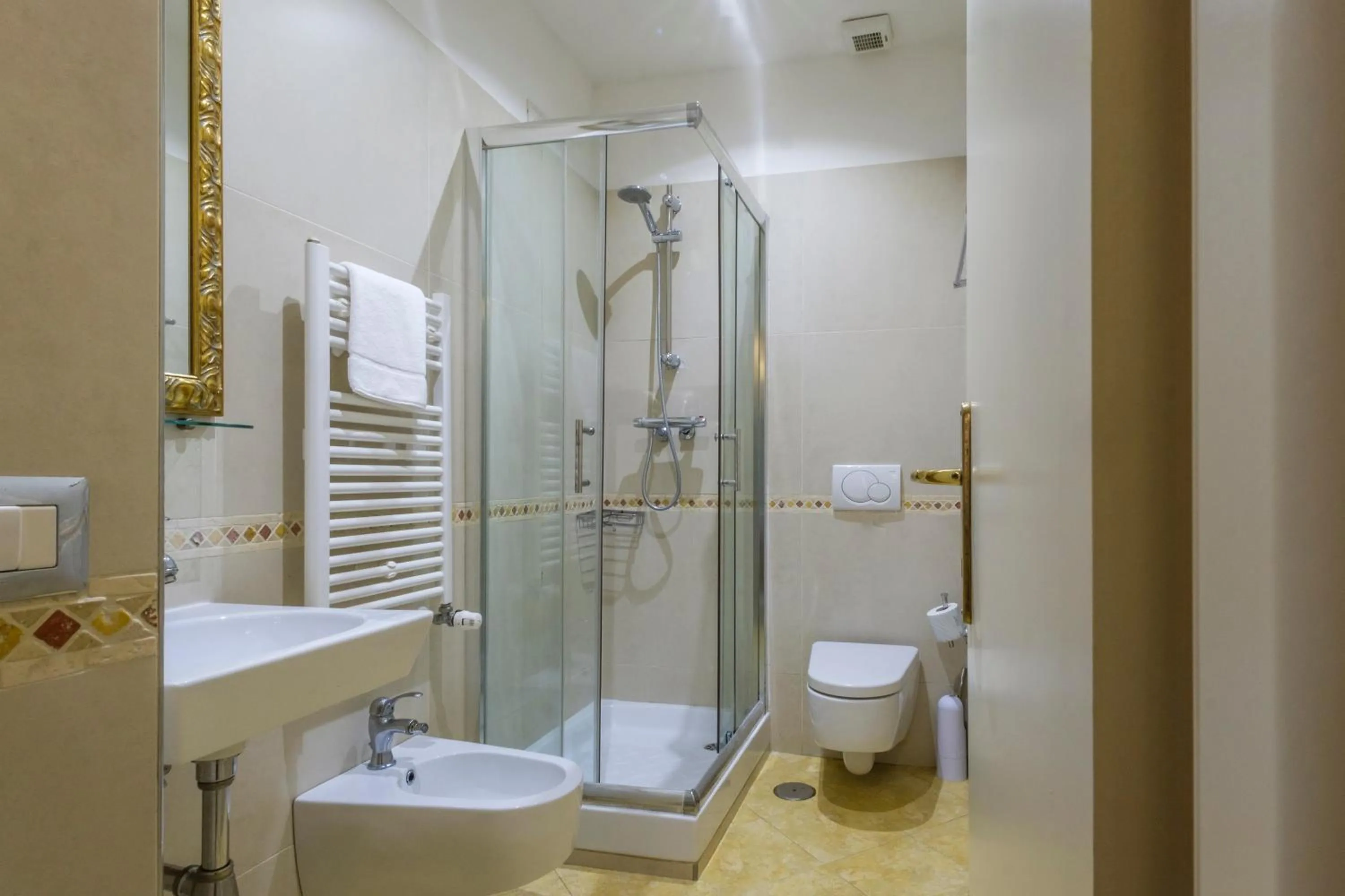 Bathroom in DCBoutiqueHotel