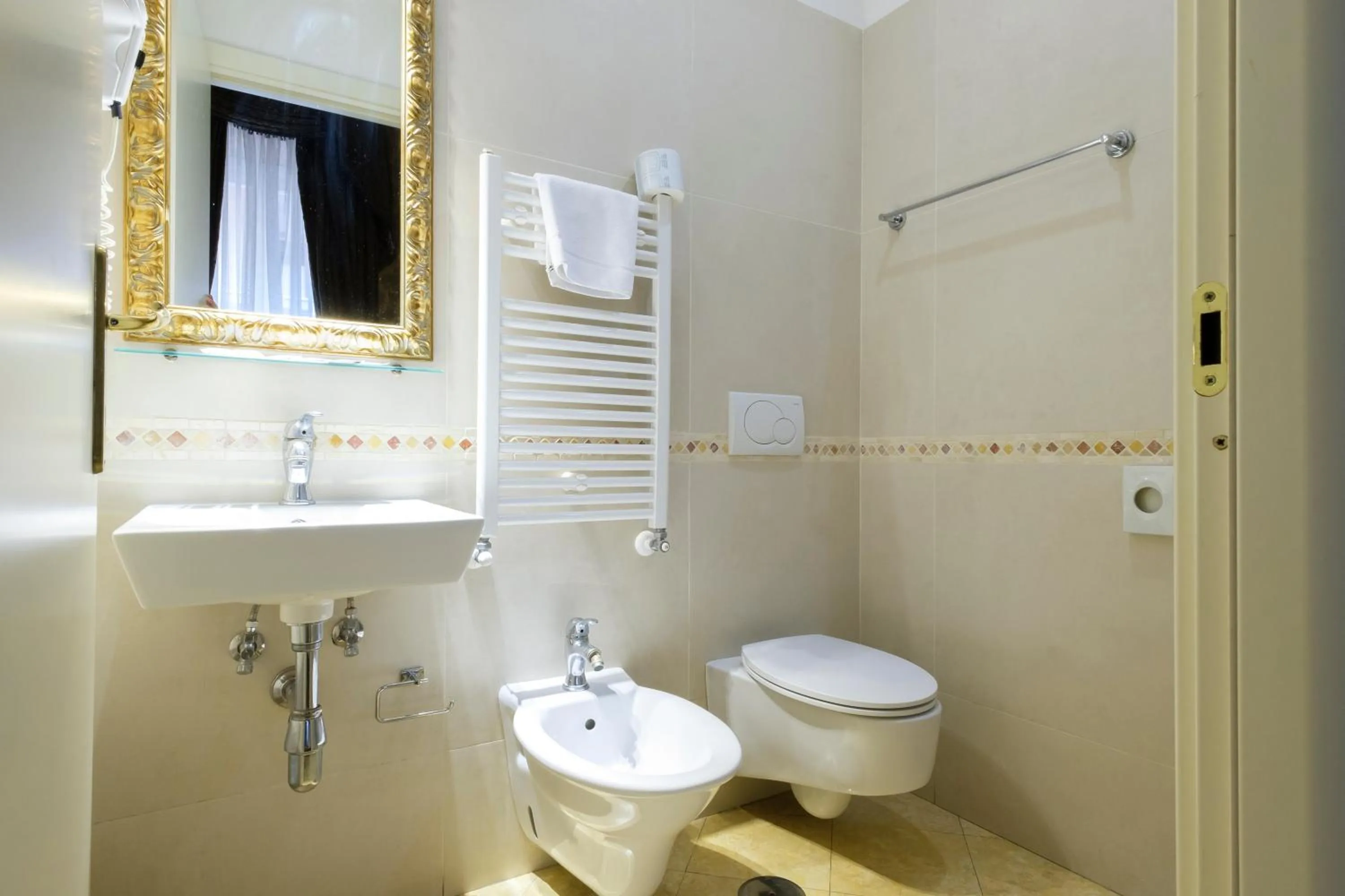 Toilet in DCBoutiqueHotel