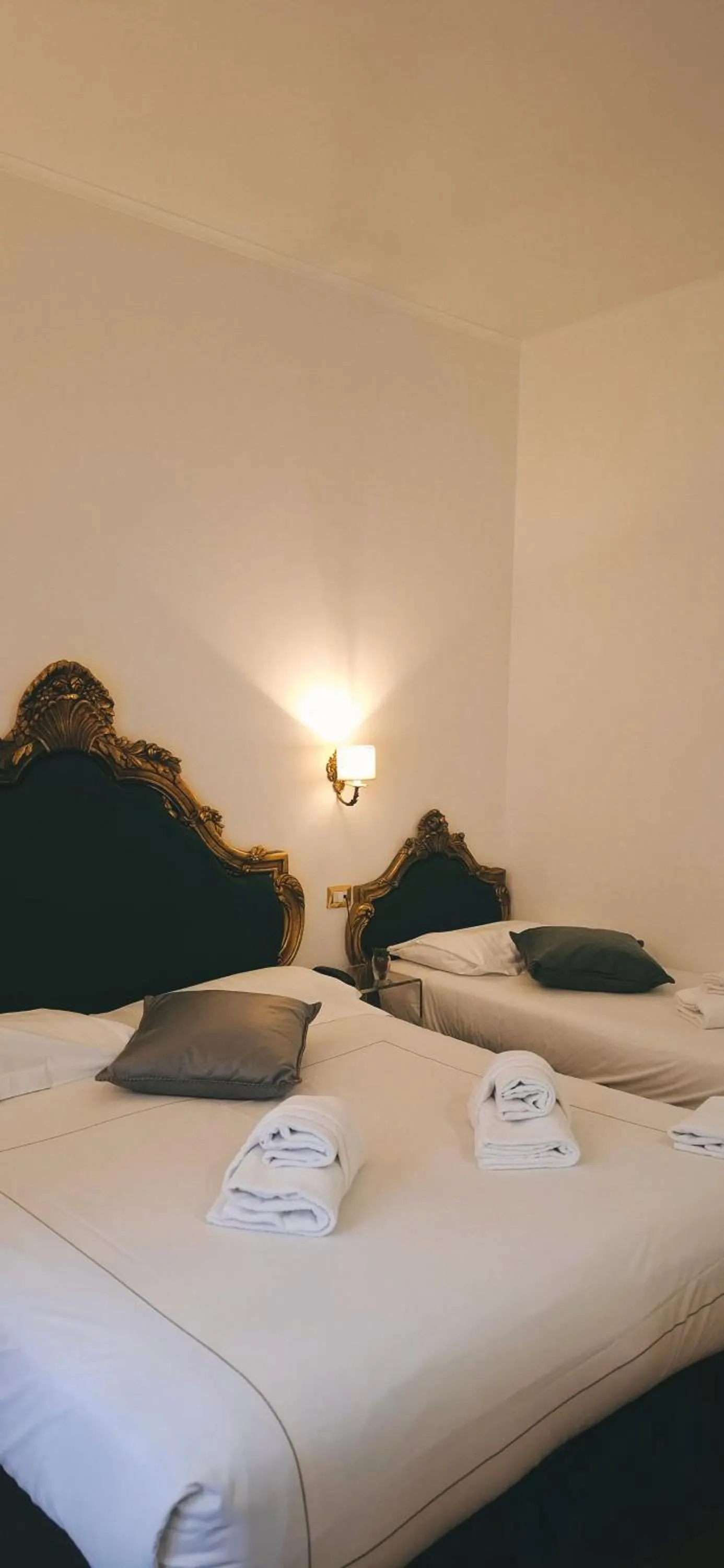 Bedroom, Bed in DCBoutiqueHotel