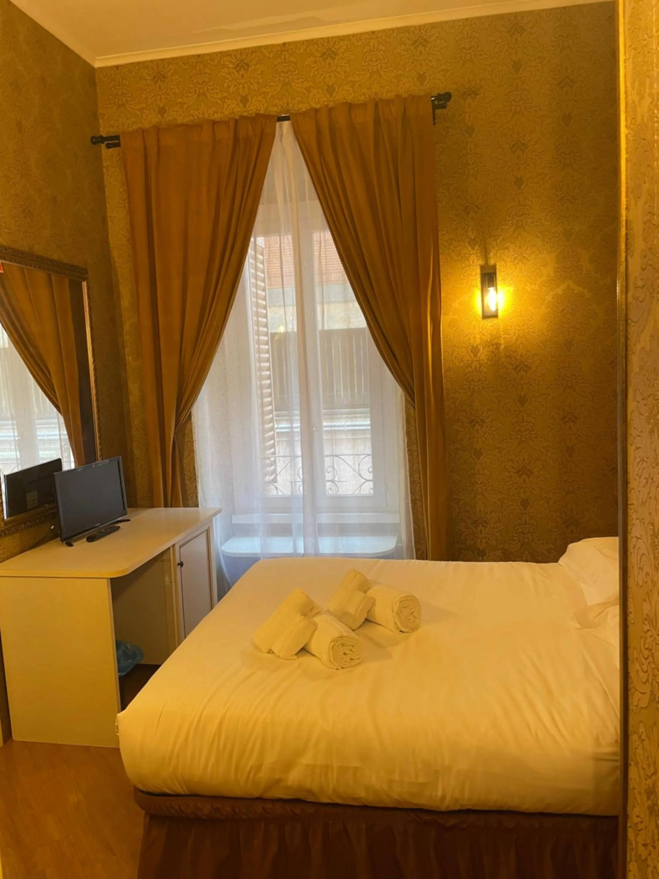 Bedroom, Bed in DCBoutiqueHotel