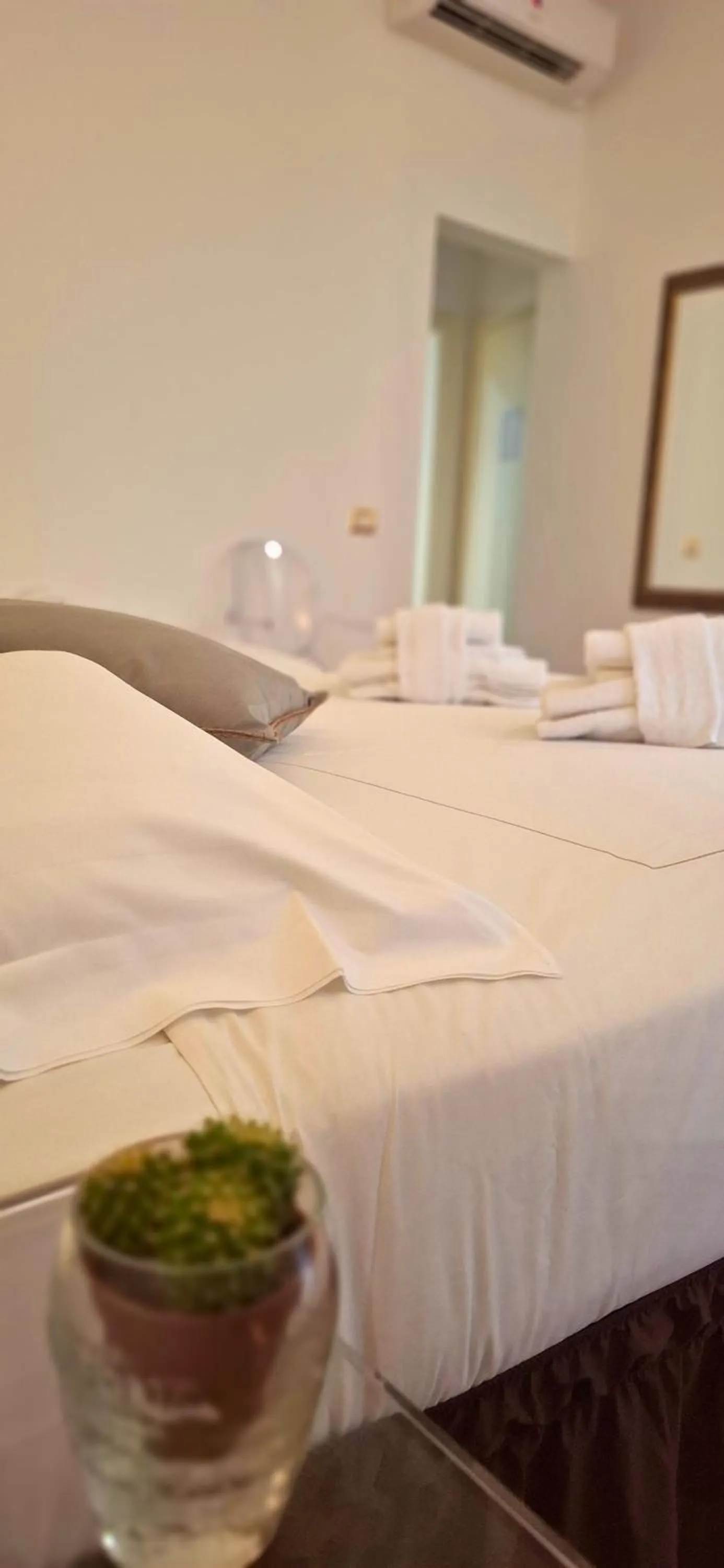 Bedroom, Bed in DCBoutiqueHotel