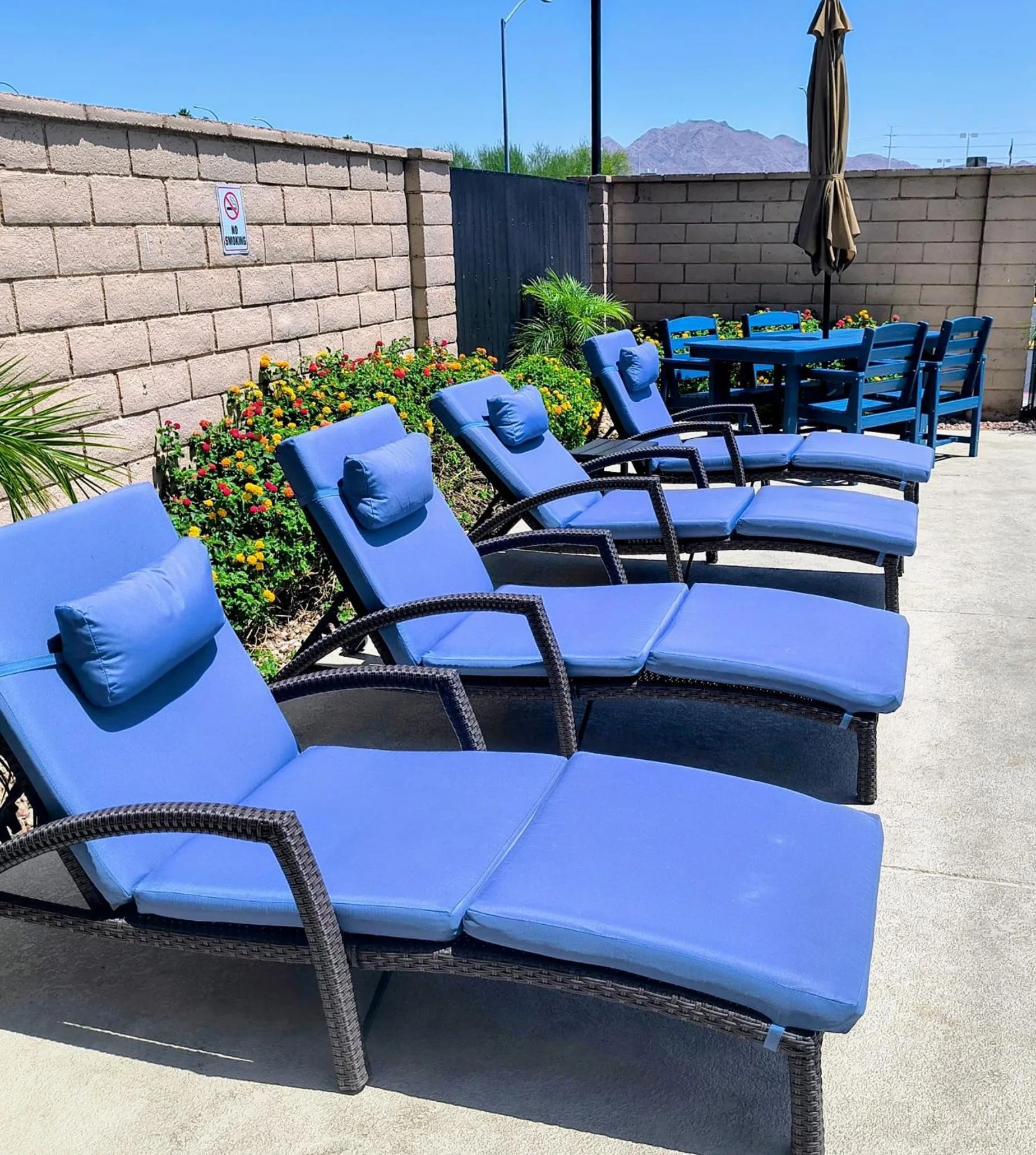 Swimming pool in Longhorn Boulder Highway