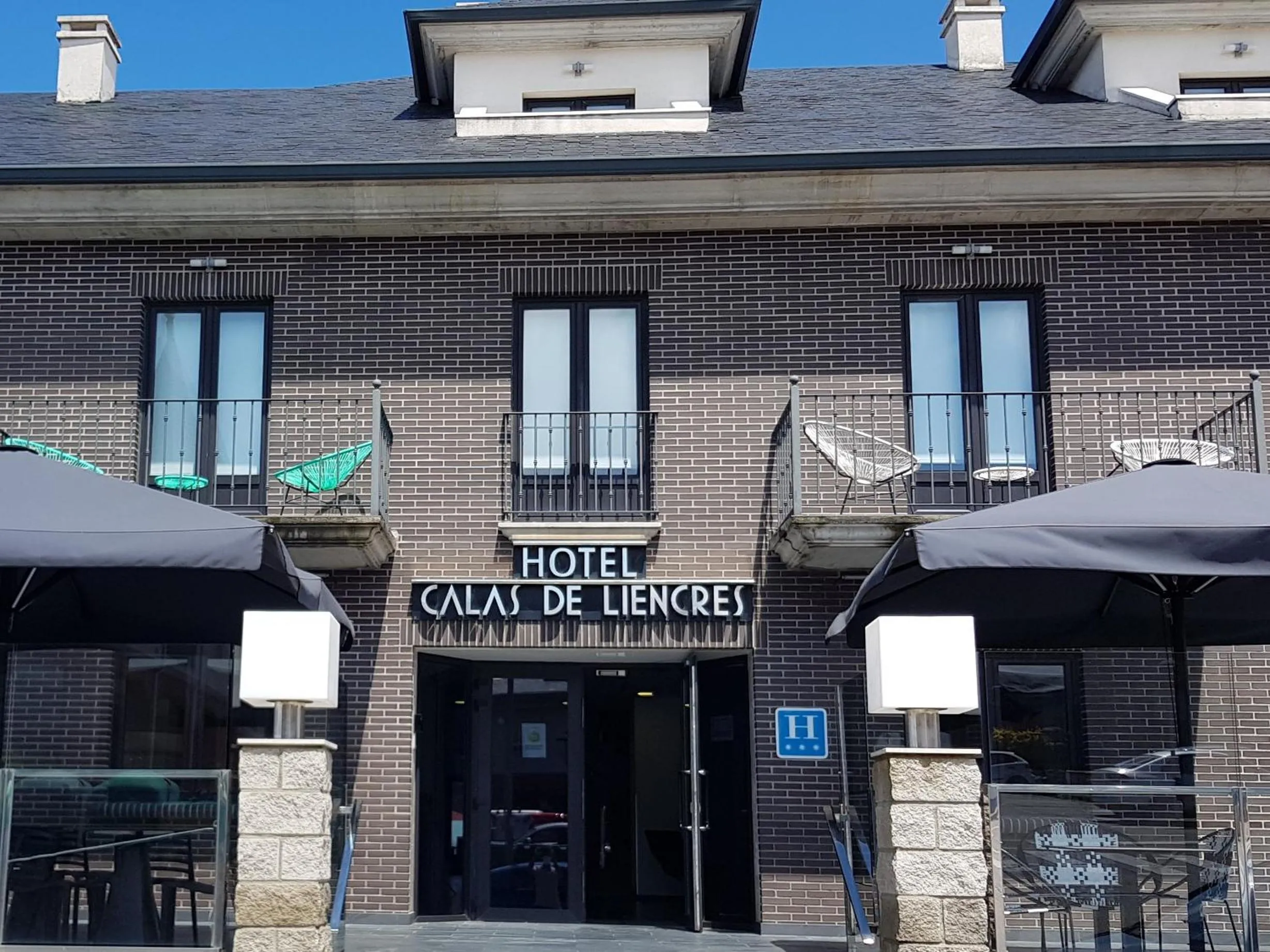 Property building in Calas De Liencres