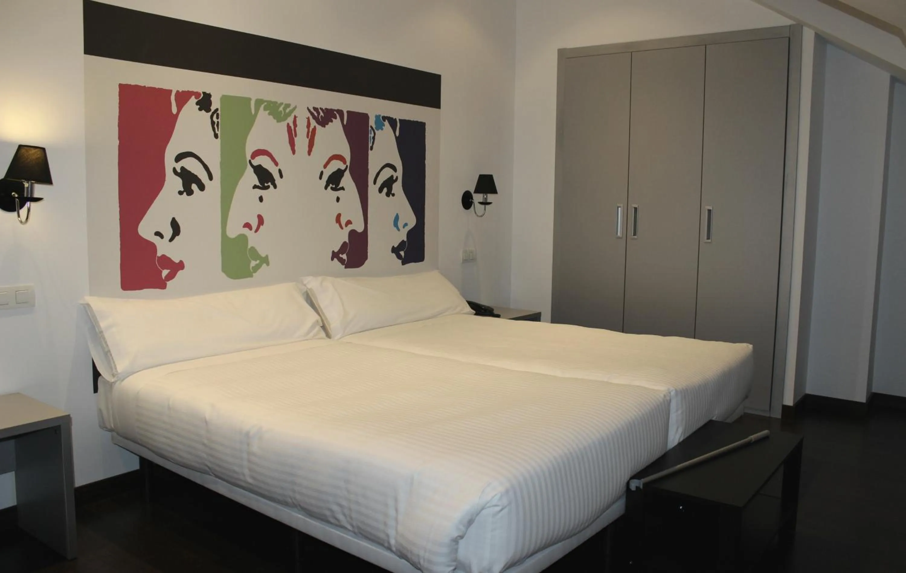 Bedroom, Bed in Calas De Liencres