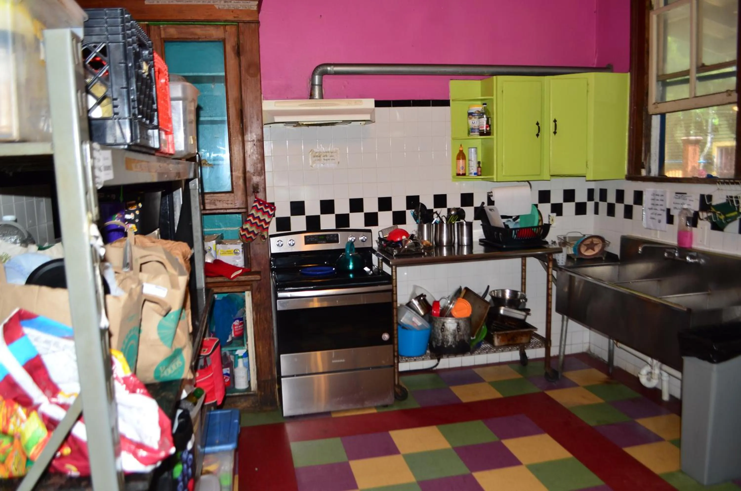 Communal kitchen in India House Hostel