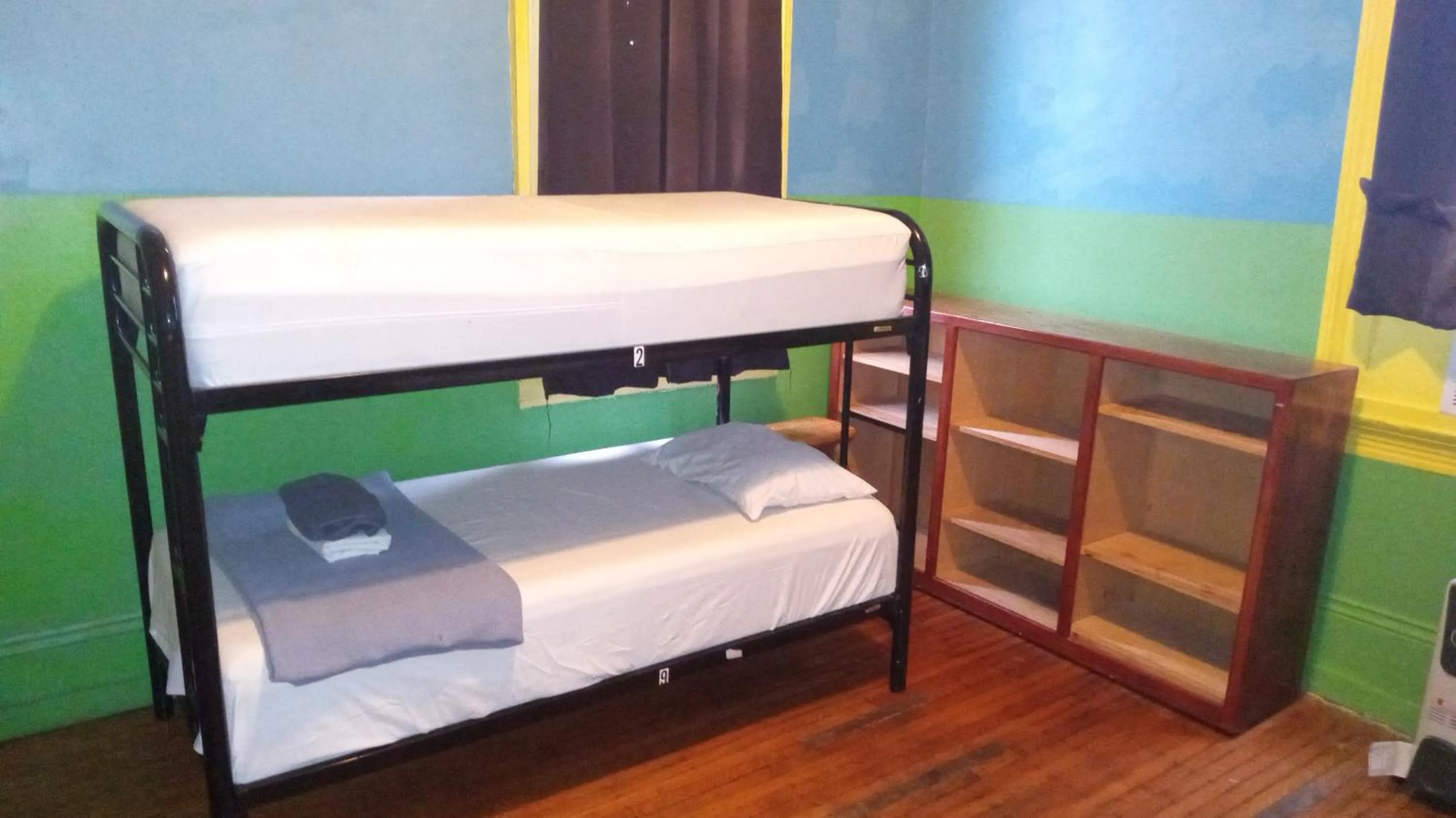 bunk bed, Bed in India House Hostel