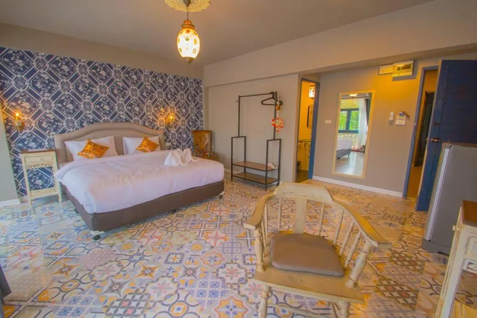 Photo of the whole room, Bed in Sridonchai Heritage, Night Bazaar Chiang Mai