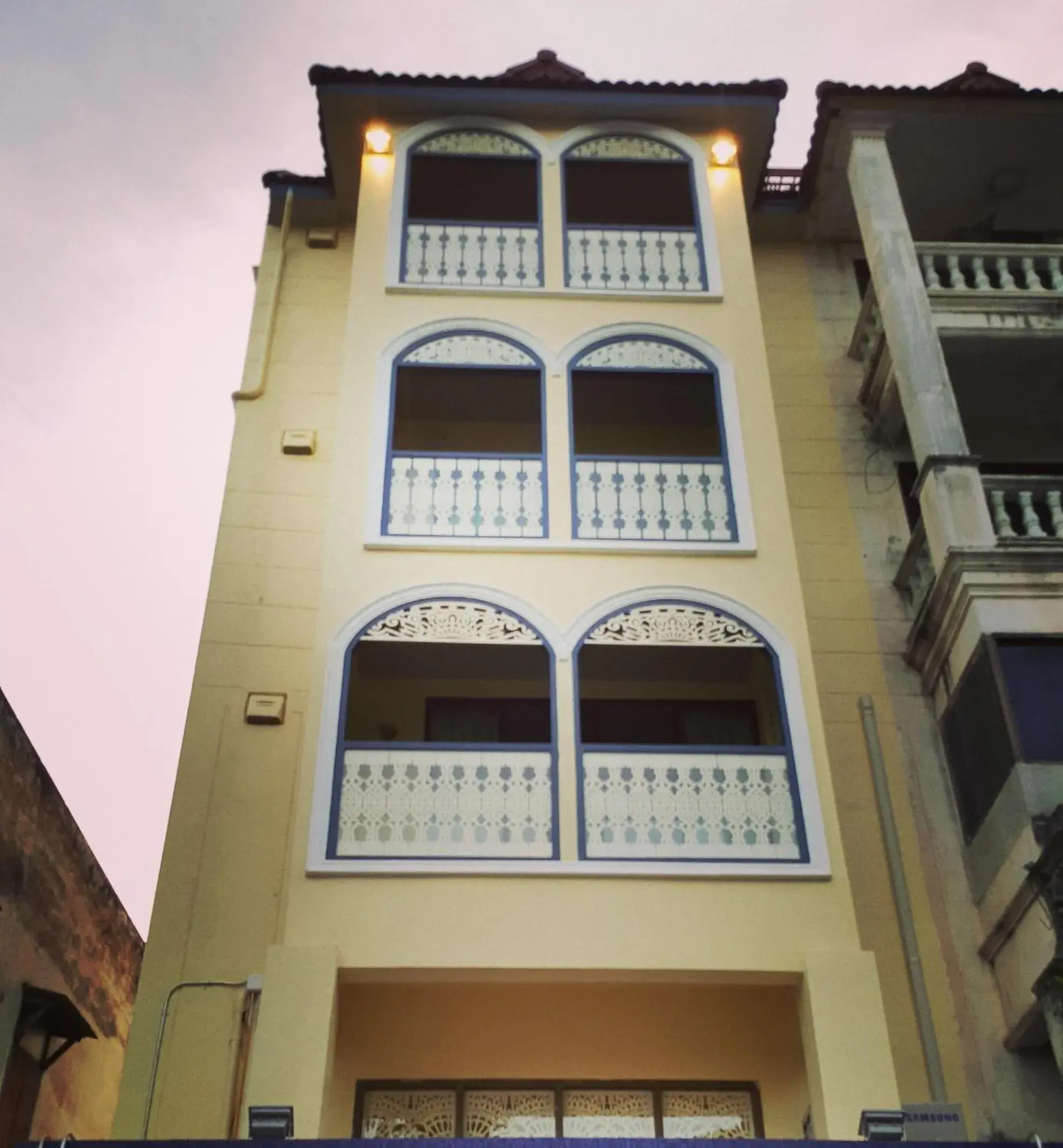 Property building in Sridonchai Heritage, Night Bazaar Chiang Mai Property building in Sridonchai Heritage, Night Bazaar Chiang Mai