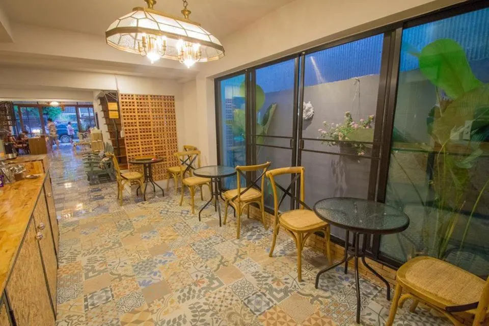 Communal kitchen in Sridonchai Heritage, Night Bazaar Chiang Mai