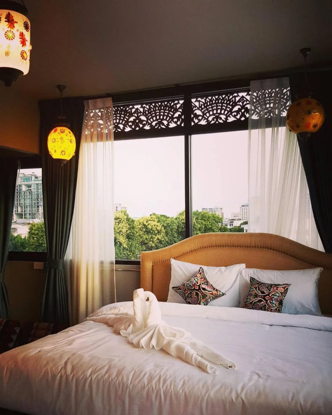 Photo of the whole room, Bed in Sridonchai Heritage, Night Bazaar Chiang Mai