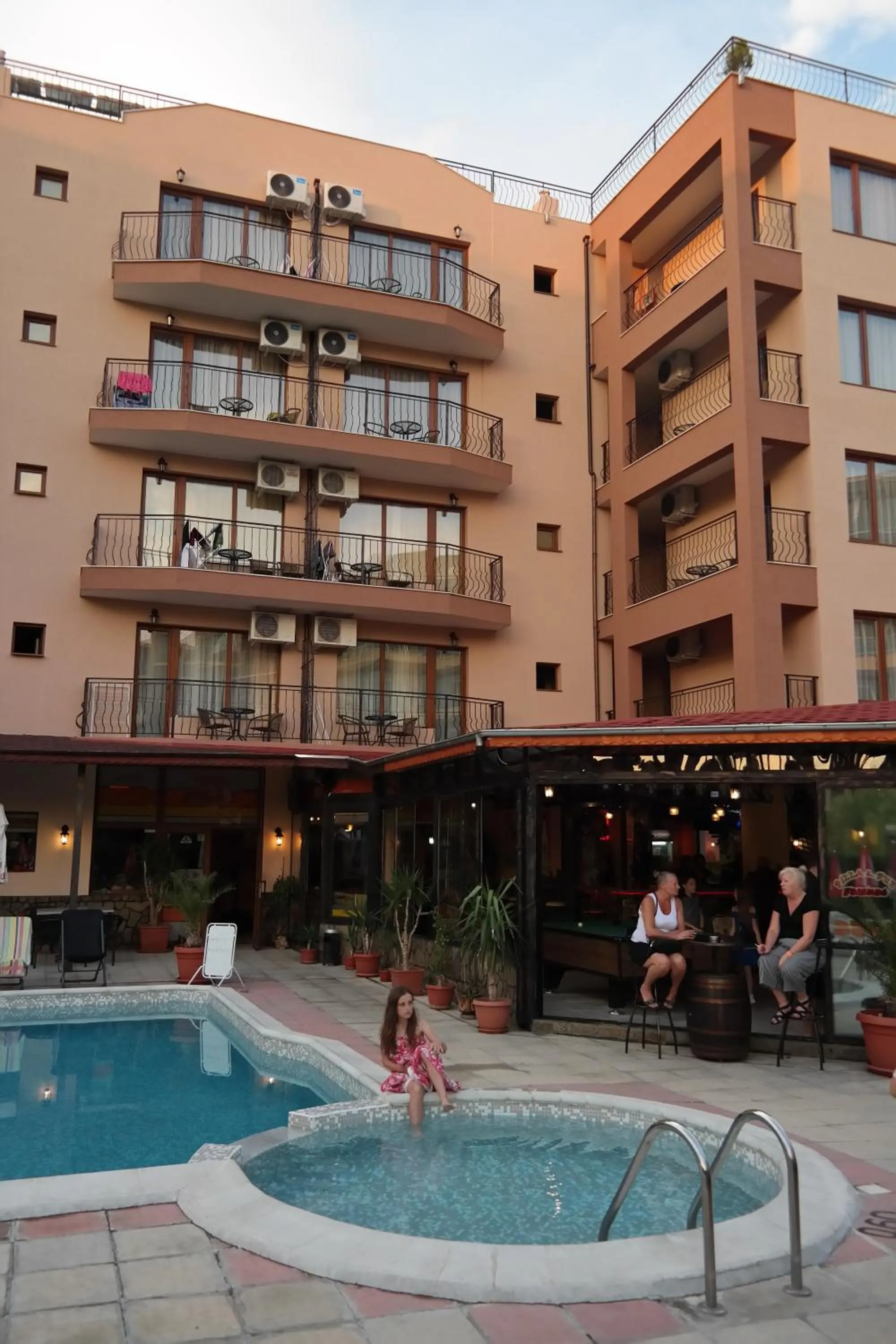 Friends Family Hotel