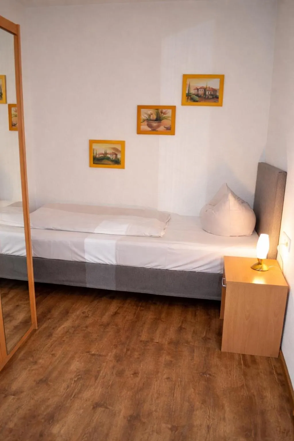 Bed in Hotel Discovery