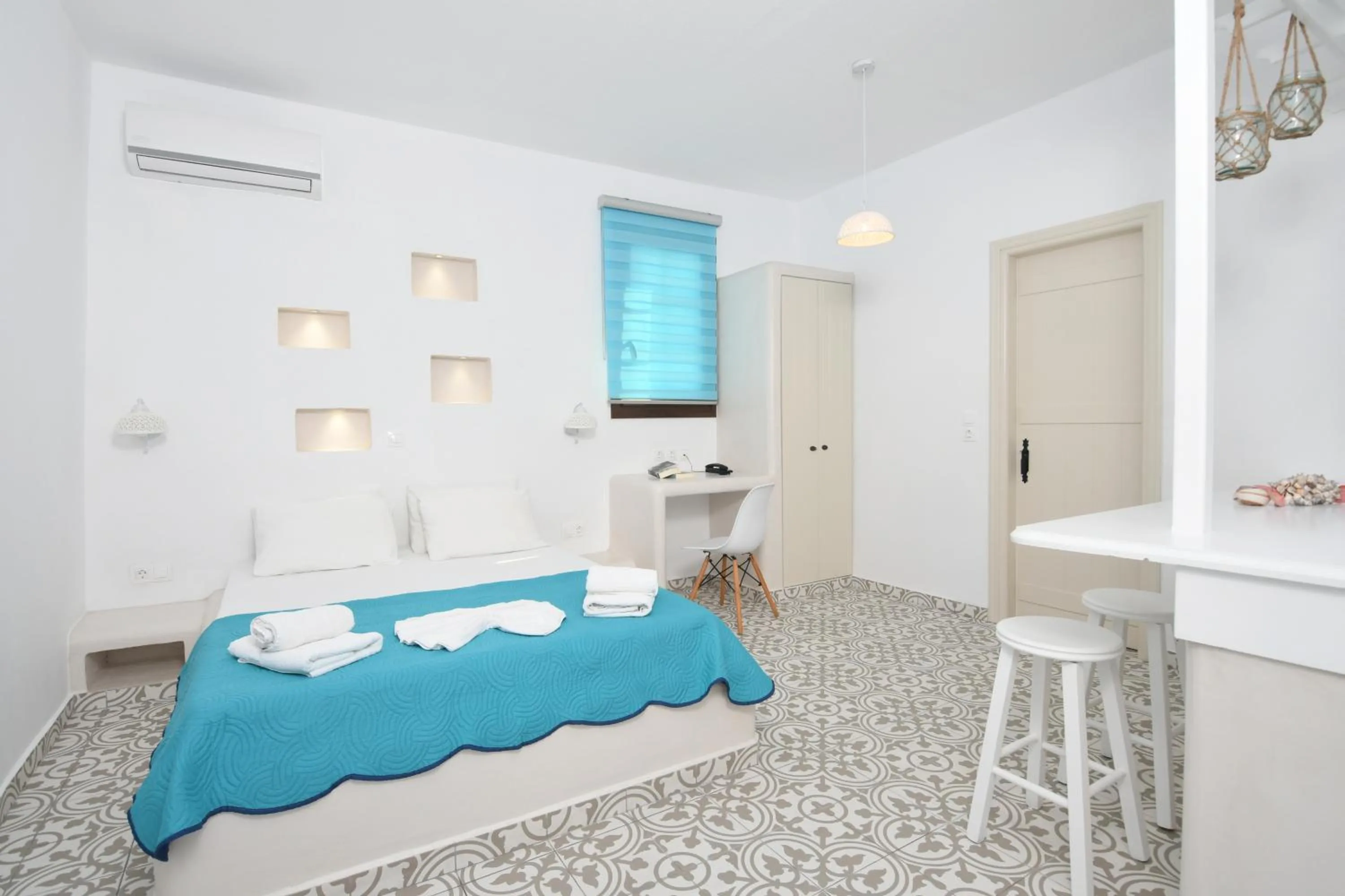 Photo of the whole room, Bed in Hotel Castillio