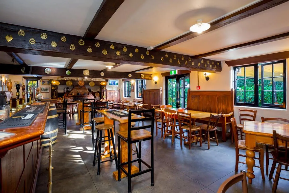 Restaurant/places to eat in Cork And Keg