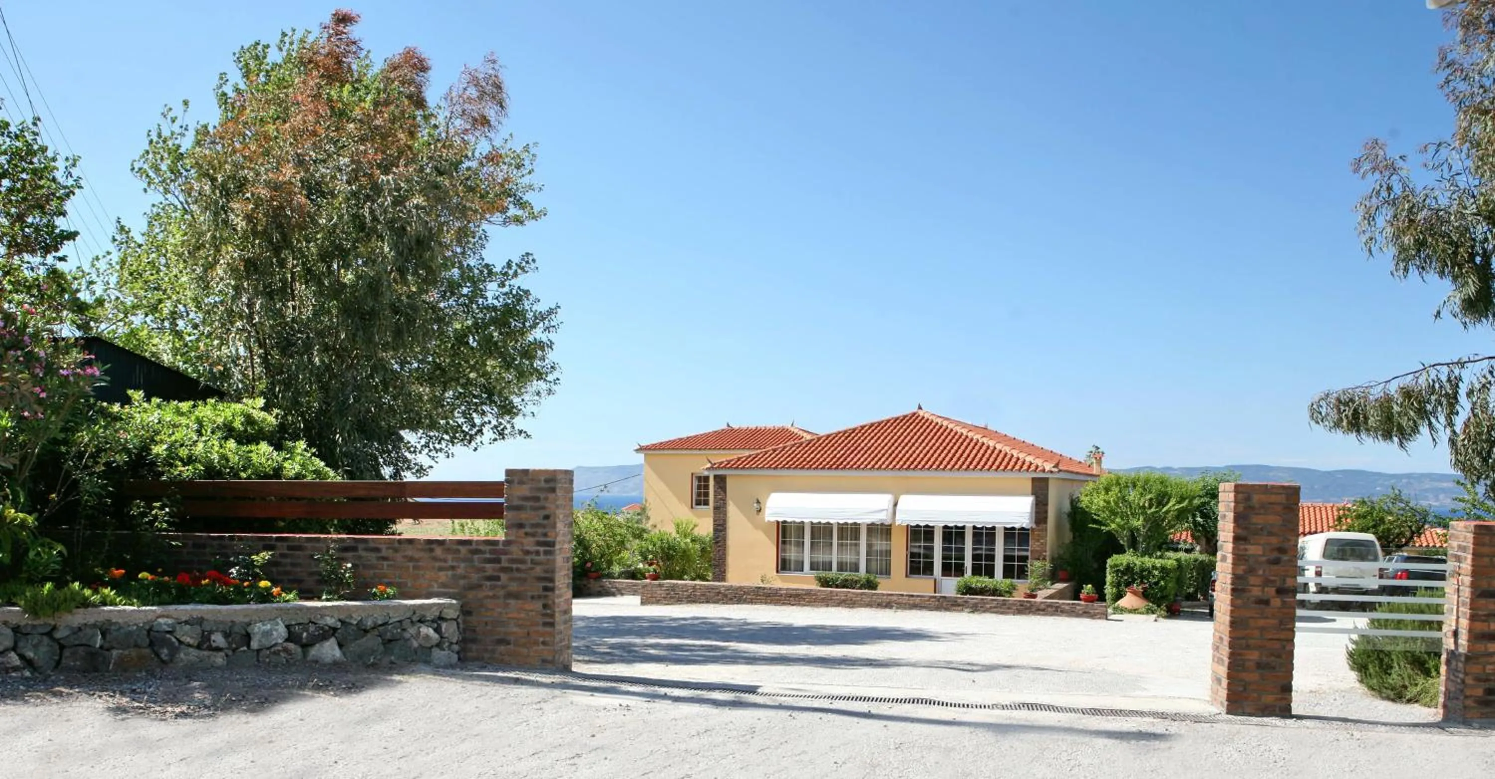 Facade/entrance in Belvedere Aeolis Hotel