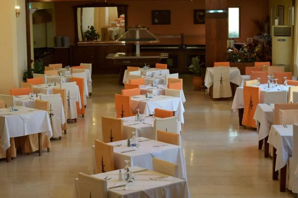 Food and drinks in Belvedere Aeolis Hotel